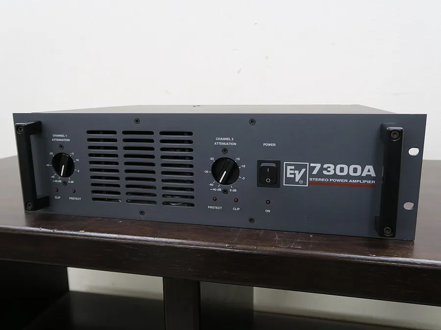 エレクトロボイス Electro-Voice 7300A パワーアンプ