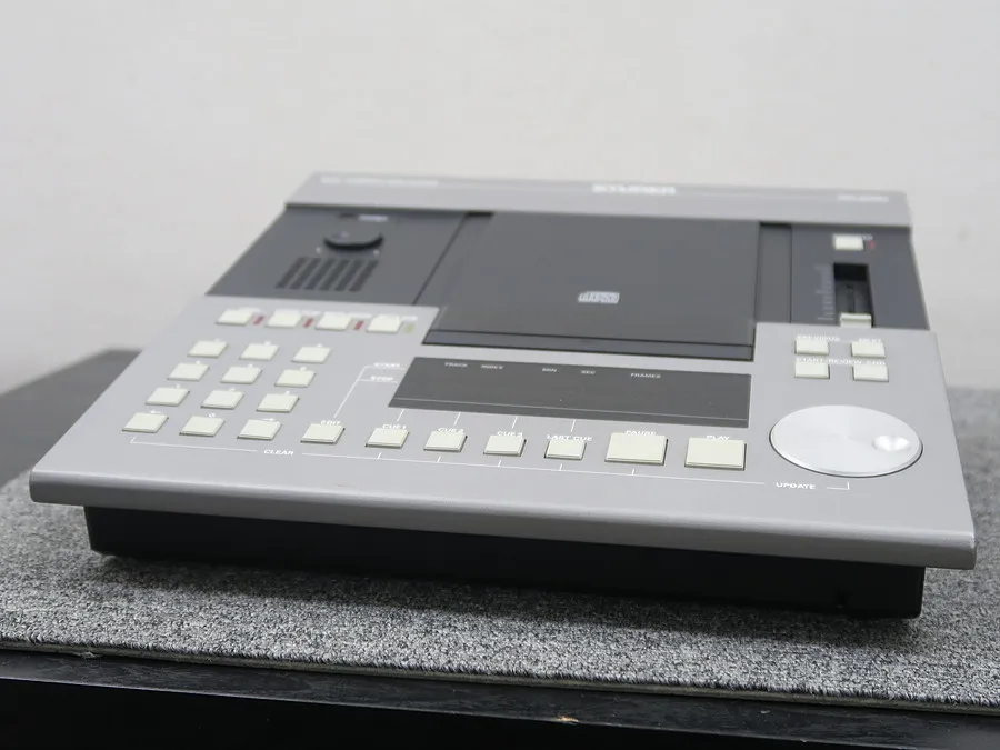 スチューダー STUDER D730 CDデッキ