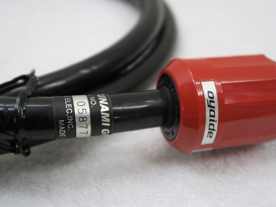 Oyaide（オヤイデ）電源ケーブル　TSUNAMI GPX-R 1m Oyaide（オヤイデ）電源ケーブル TSUNAMI GPX-R 1m Amazon.com