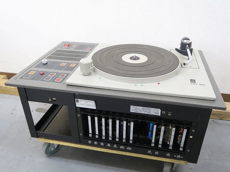 イーエムティー EMT 950 ターンテーブル