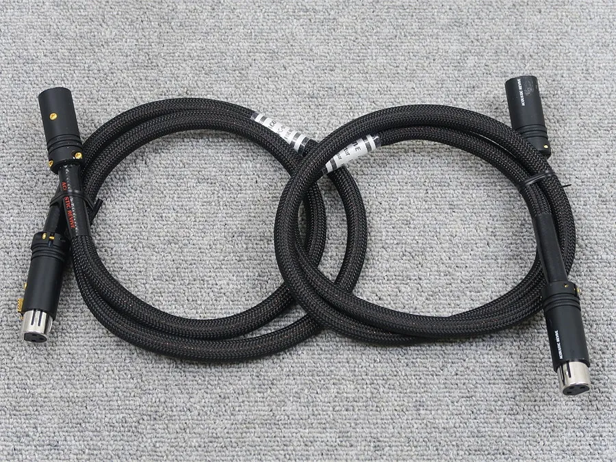 Acoustic Revive XLR-1.0 tripleC-FM (1.0mペア) XLRケーブル 元箱付き