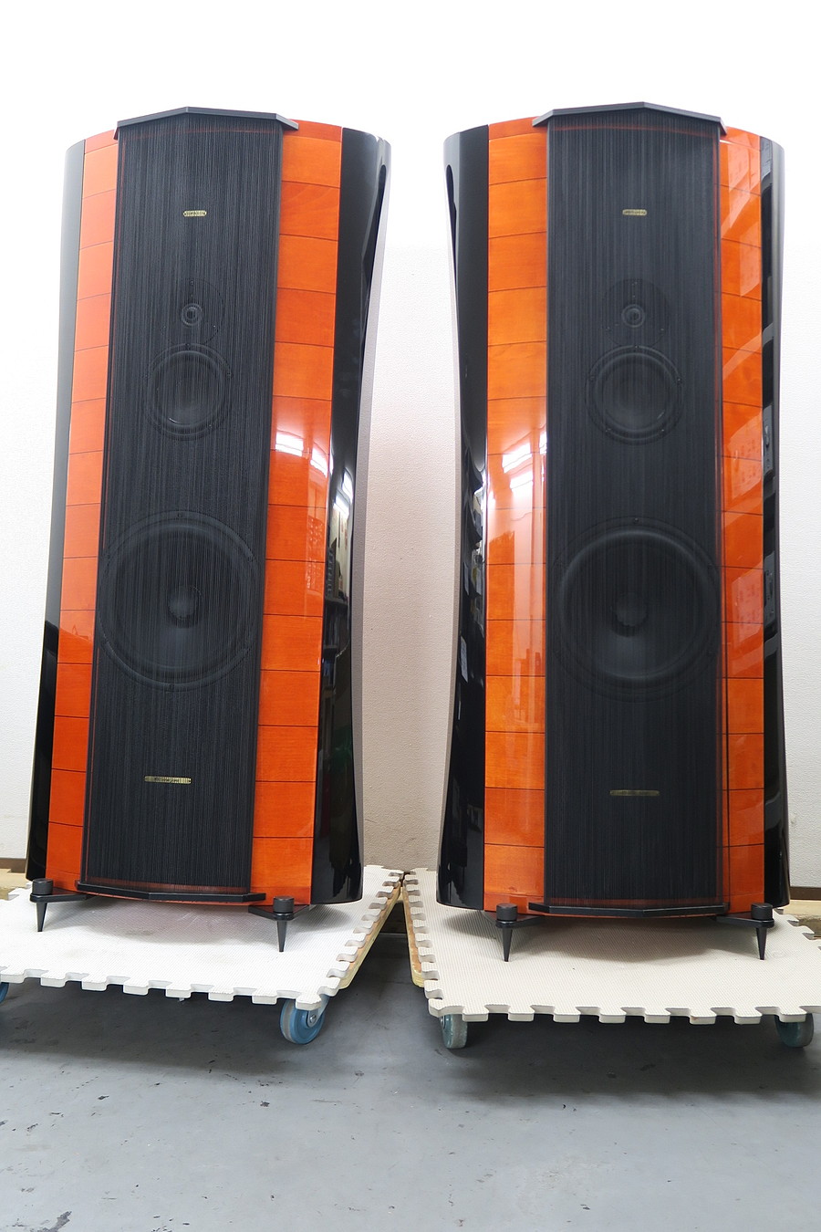 ソナス・ファベール Sonus faber Elipsa Red スピーカー ペア @46428 /  中古オーディオ買取、販売、通販のショップアフロオーディオ横浜