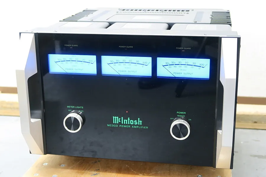 マッキントッシュ Mcintosh MC303 パワーアンプ