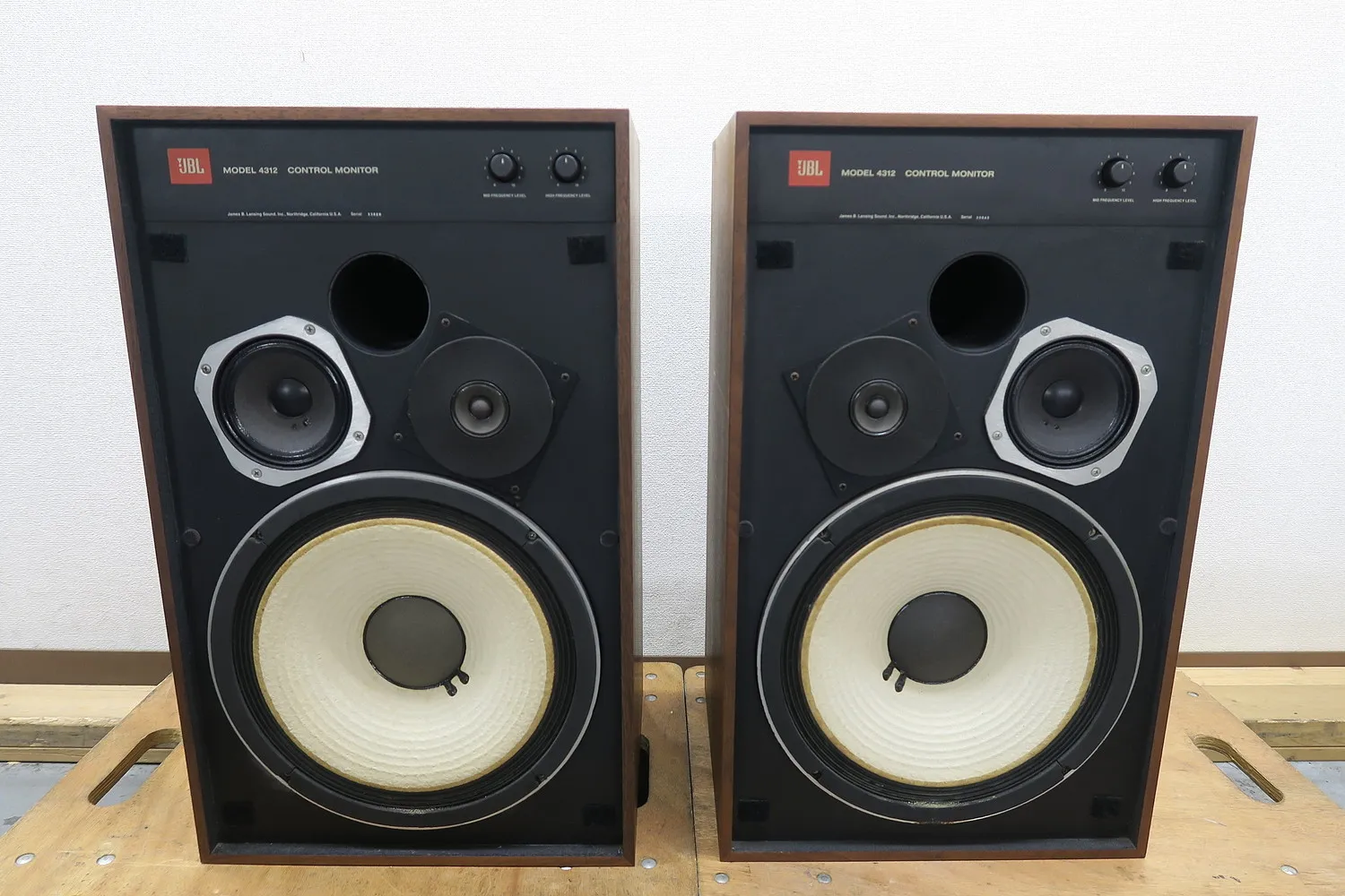 JBL 4312 3ウェイ ペアスピーカー ジェービーエル オーディオ機器 ジェイビーエル JBL 4312 スピーカーペア @47859｜中古オーディオ販売