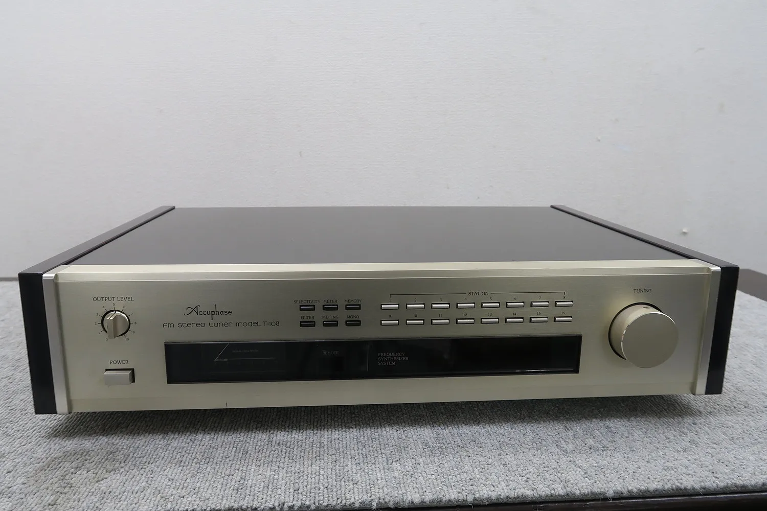アキュフェーズ Accuphase T-108 チューナー