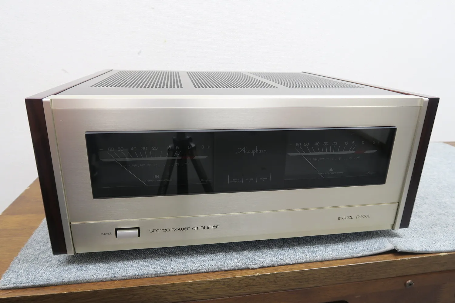 アキュフェーズ Accuphase P-500L パワーアンプ