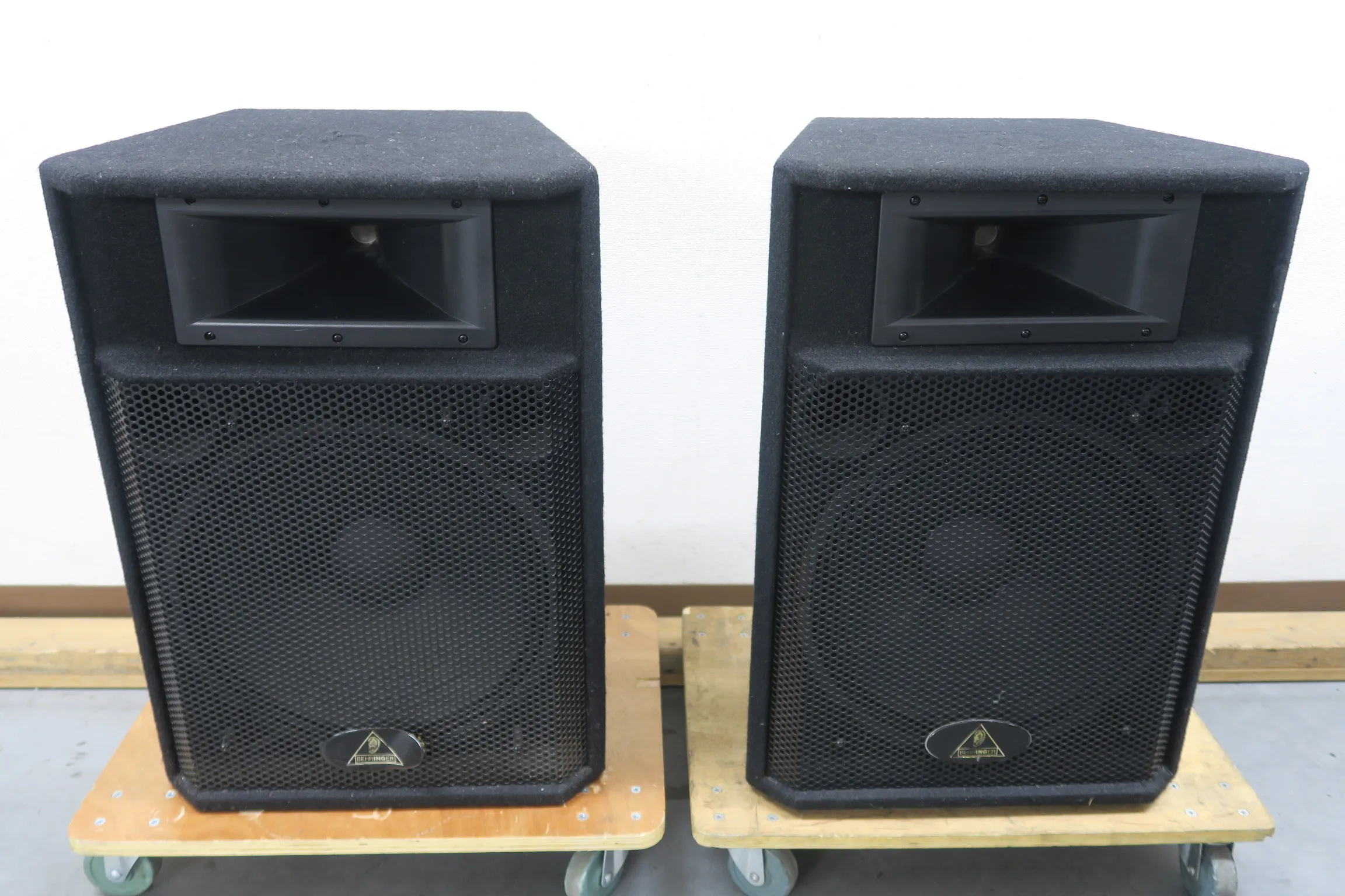 ベリンガー BEHRINGER B1520 PAスピーカー