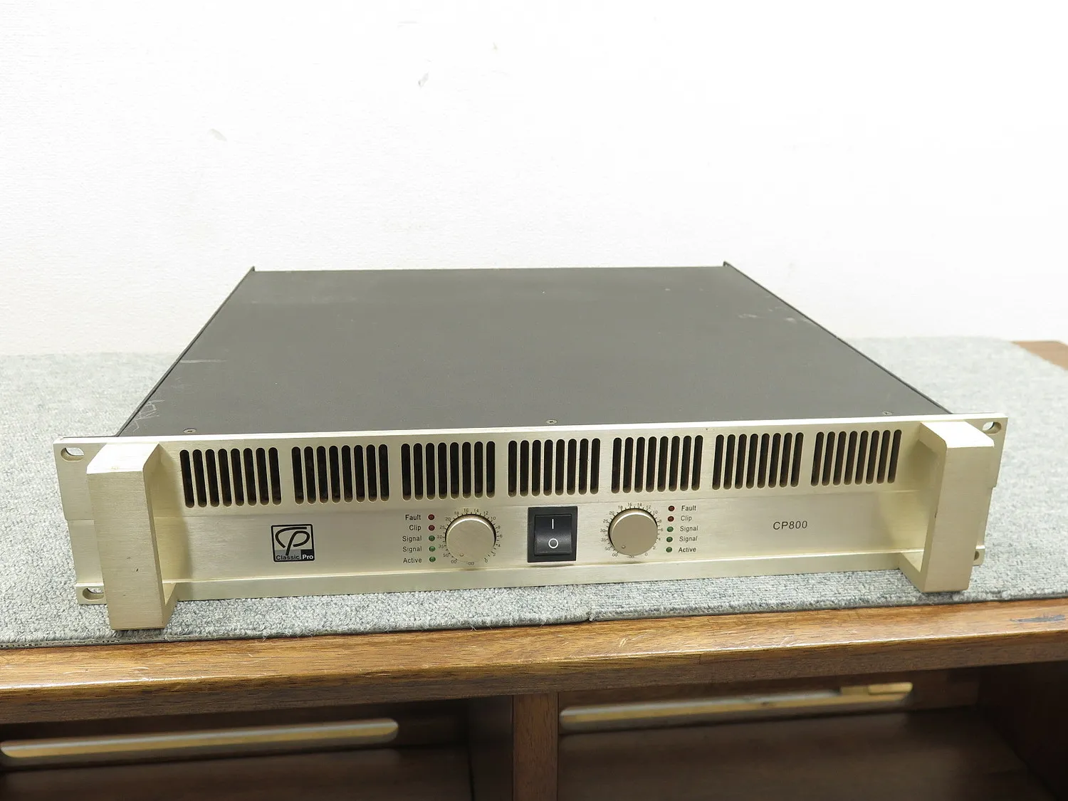 クラシック　プロ CLASSIC PRO CP800 パワーアンプ