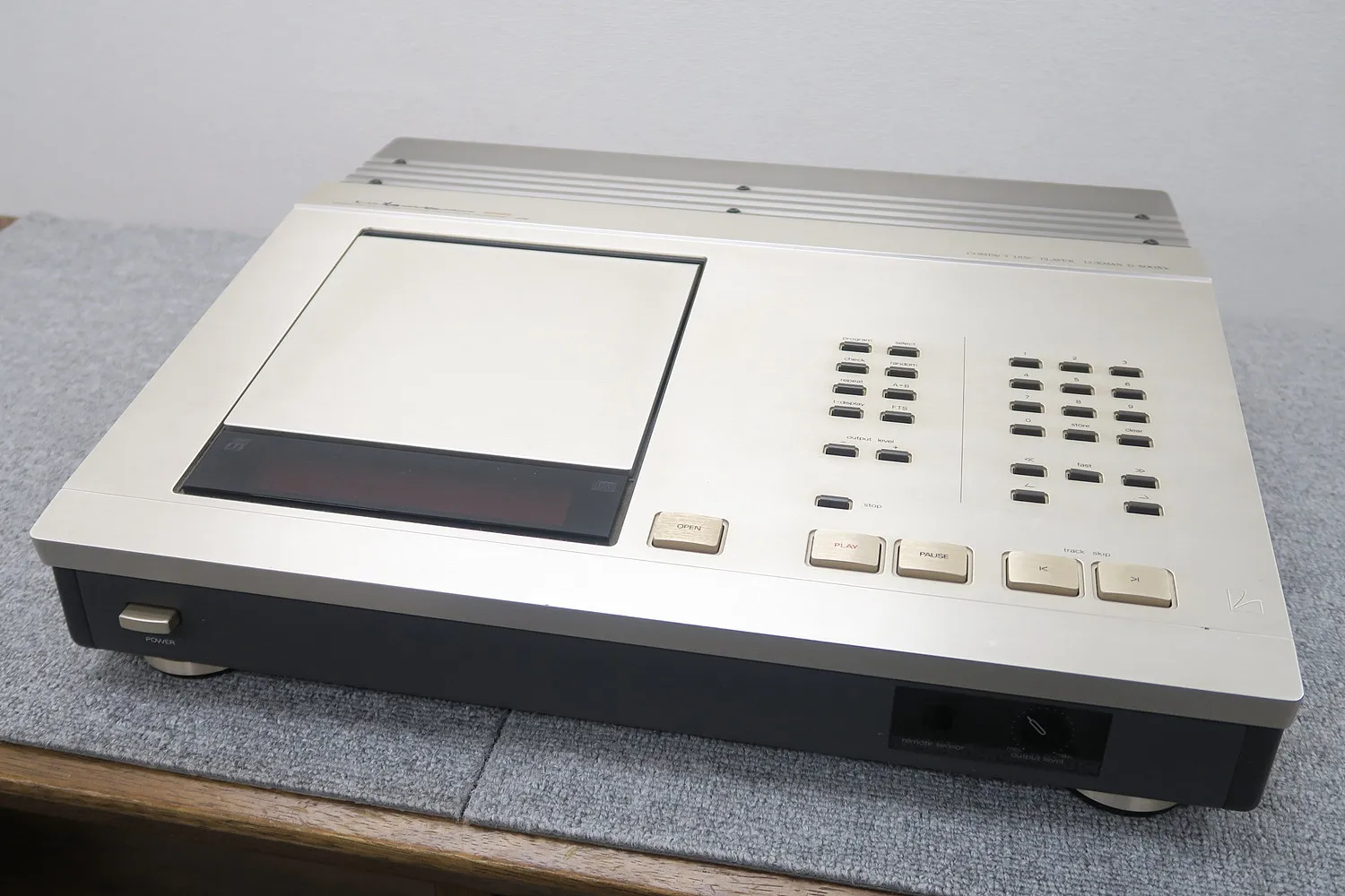 ラックスマン LUXMAN D-500X's CDデッキ