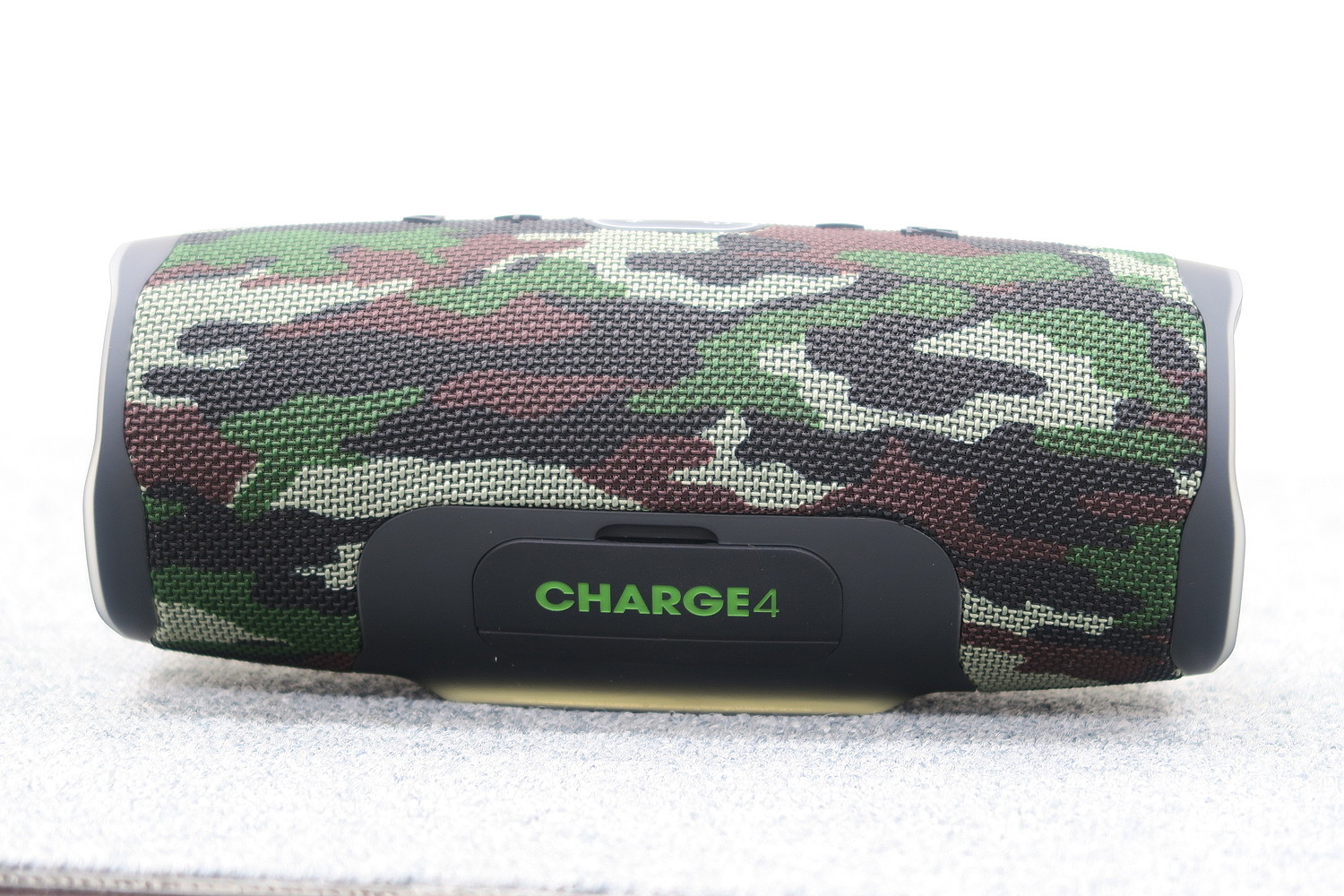 JBL Charge 4 ワイヤレススピーカー 迷彩柄 JBLの防水性能を備えたBluetoothスピーカー4モデルに個性的な