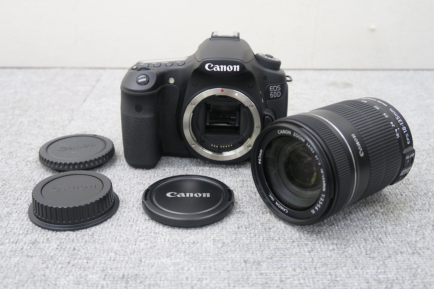 キヤノン Canon EOS60D EF-S 18-135mm 3.5-5.6 IS デジタルカメラ