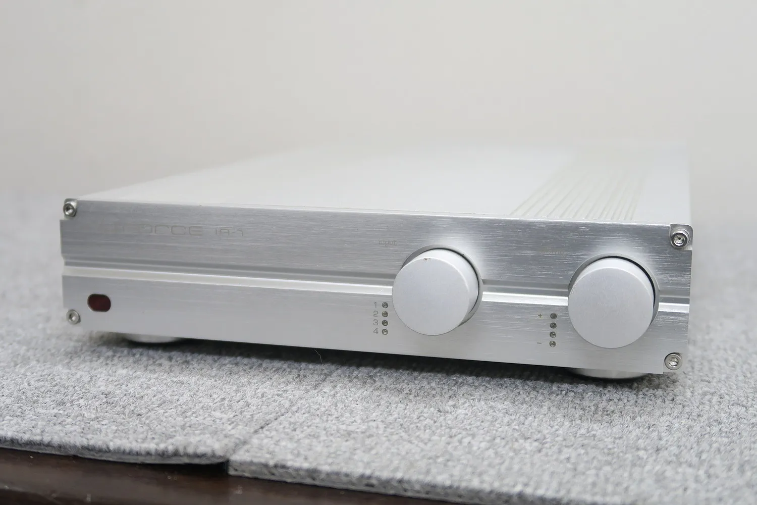 ニューフォース NuForce IA-7 V3 プリメインアンプ