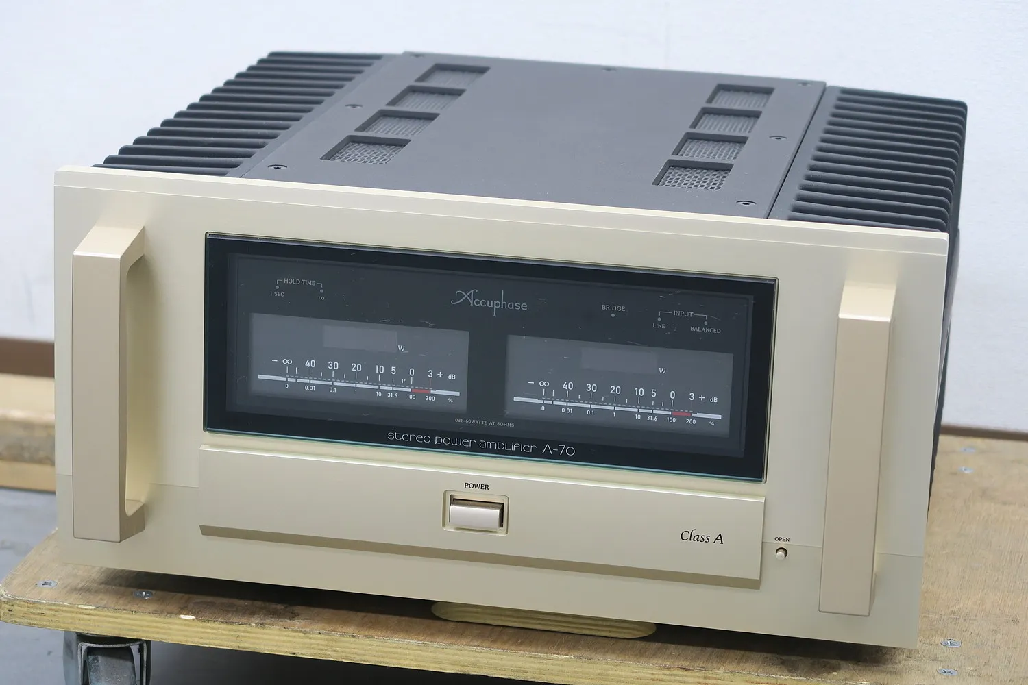 アキュフェーズ Accuphase A-70 パワーアンプ 元箱付