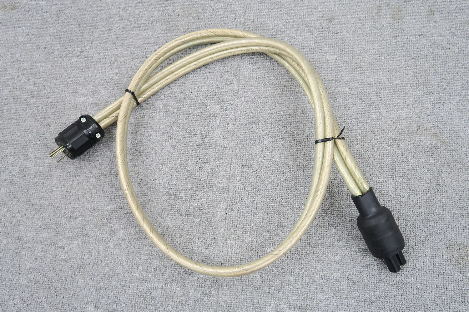 ワイヤーワールド WIRE WORLD SILVER ELECTRA Ⅲ+ (1.5m) 電源ケーブル