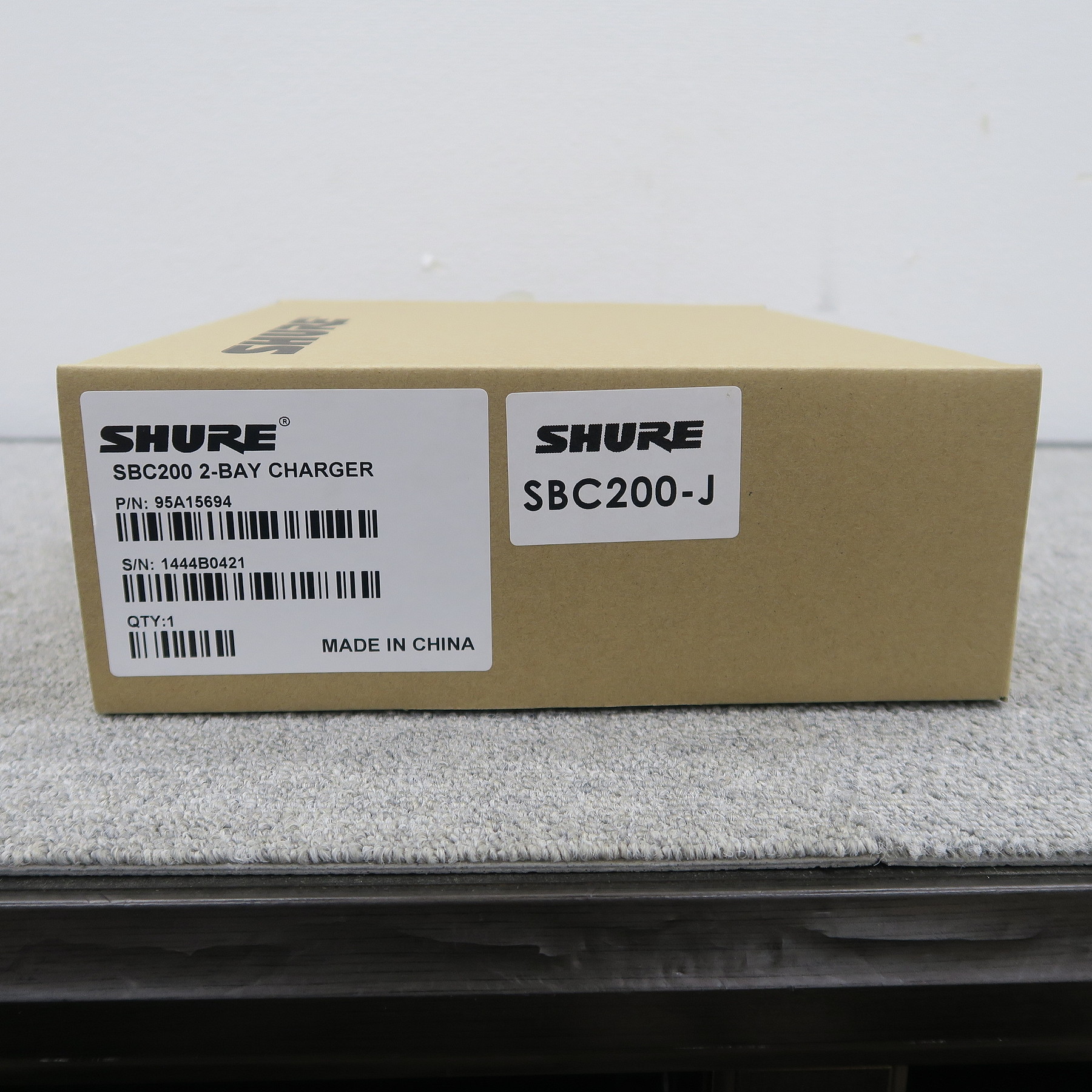 未使用】シュアー SHURE SBC200 バッテリーチャージャー SB900