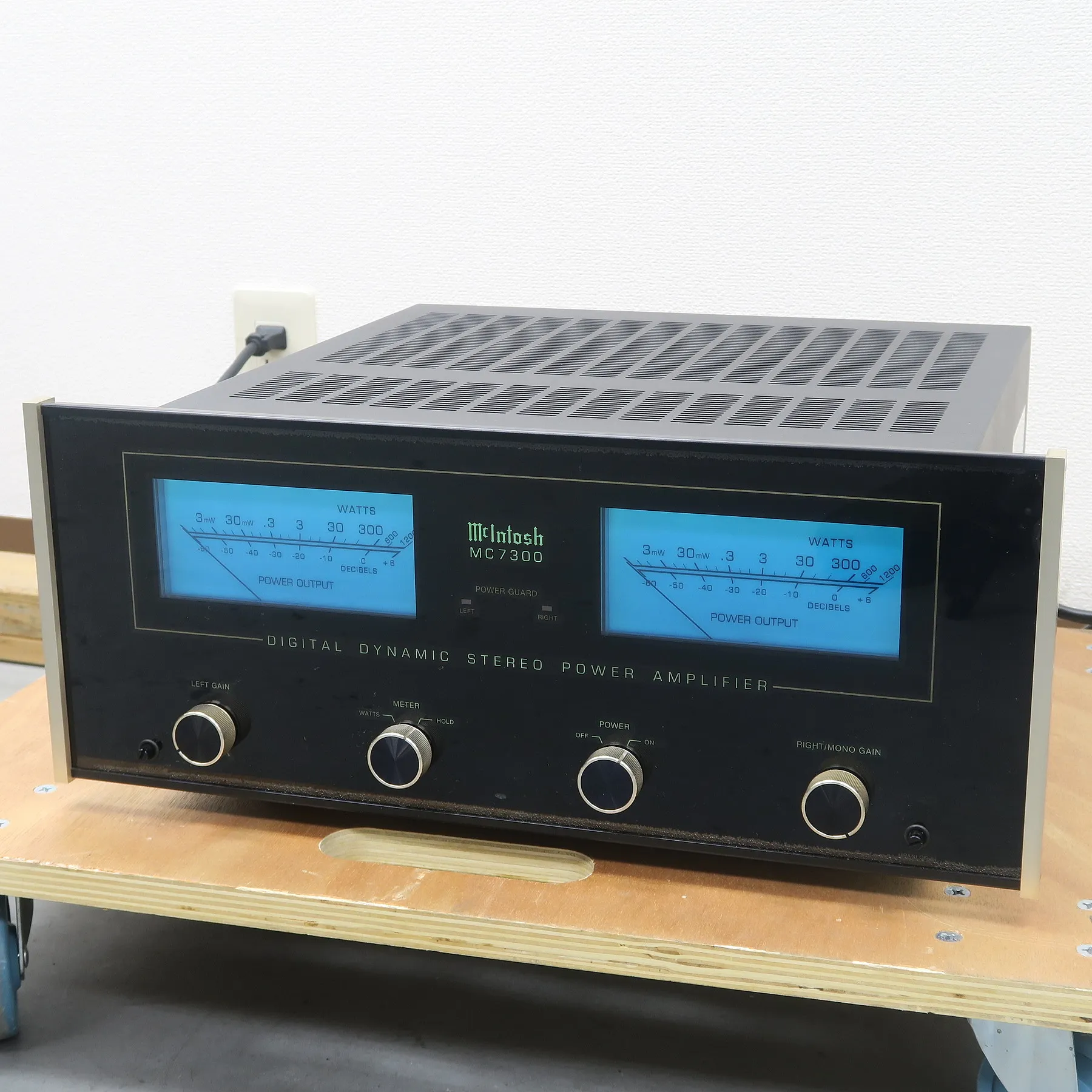 マッキントッシュ Mcintosh MC7300 後期 パワーアンプ 元箱付