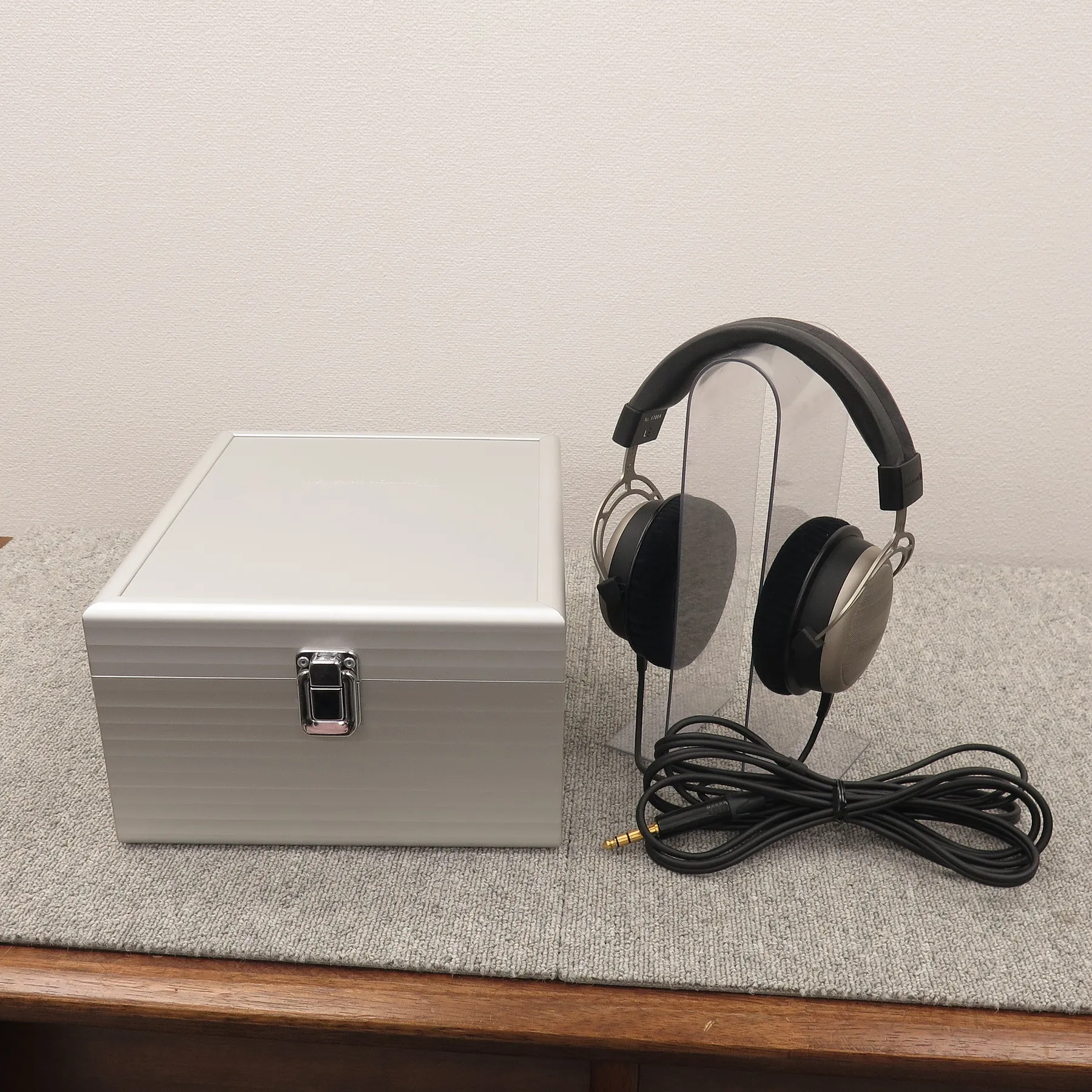 ベイヤーダイナミック beyerdynamic T1 ヘッドフォン ケース付