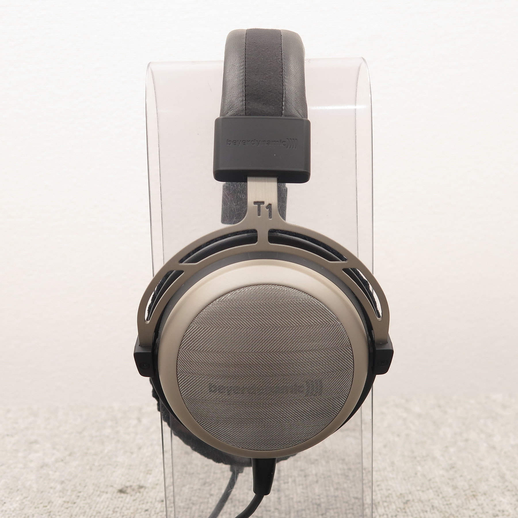 beyerdynamic T1 ケース付き 極美品 貴重 ヘッドホン beyerdynamic T1 ケース付き 極美品 貴重 ヘッドホン beyerdynamic T1