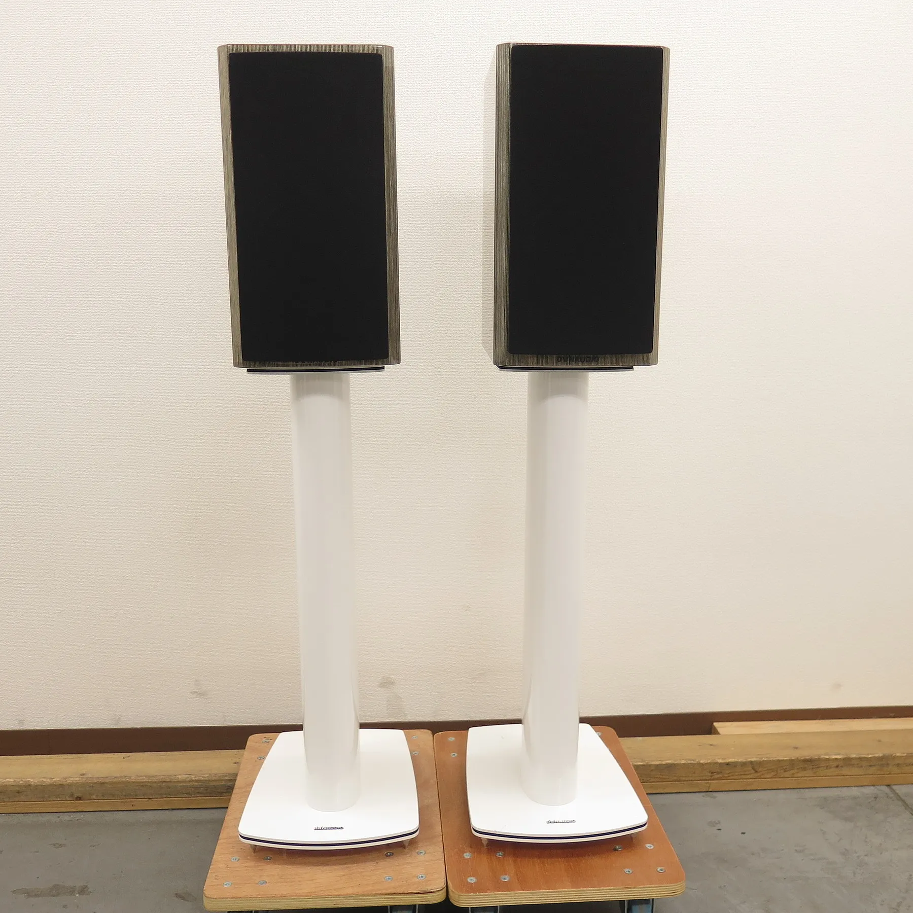 ディナウディオ DYNAUDIO Special 40 スピーカー ペア スタンド付