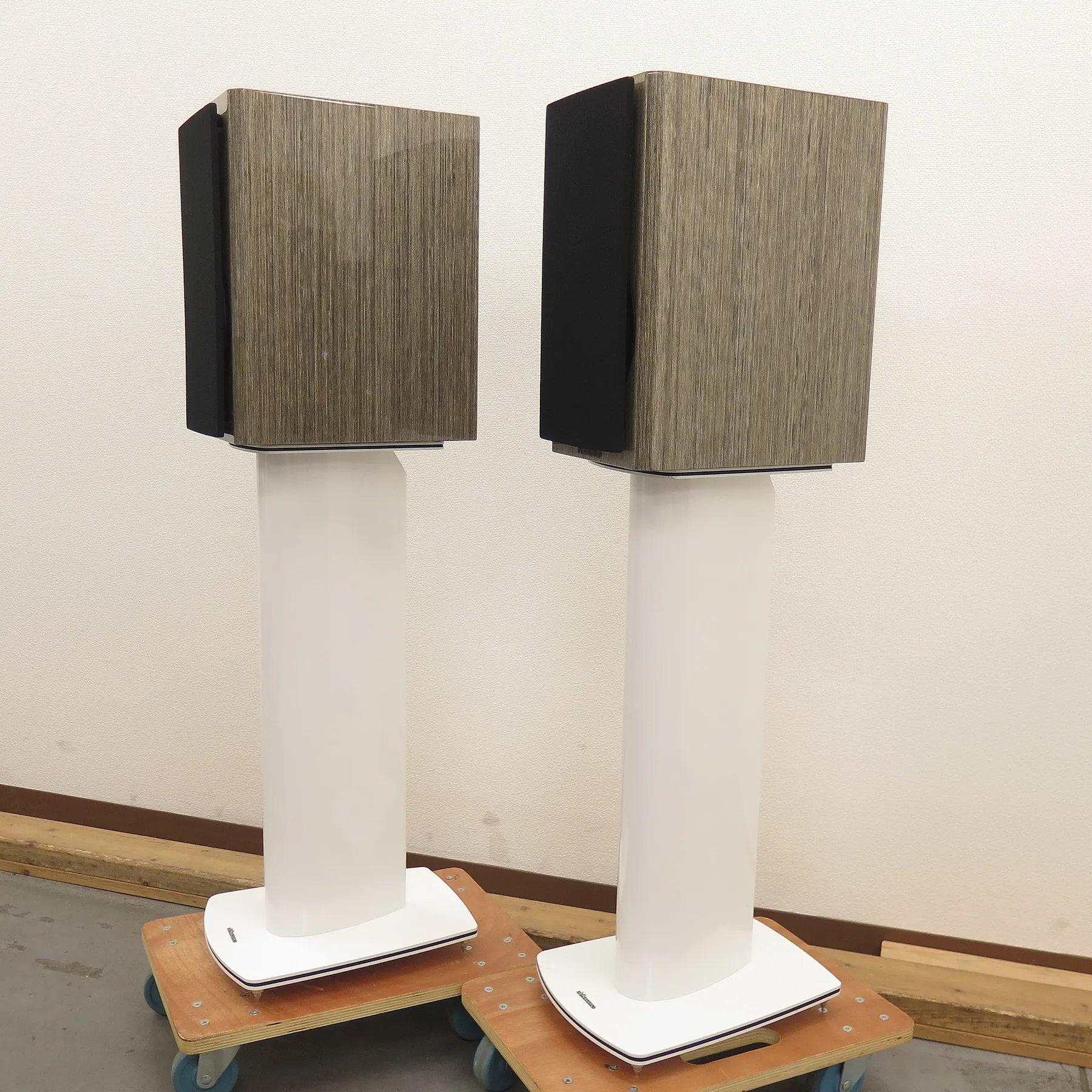 ディナウディオ DYNAUDIO Special 40 スピーカー ペア スタンド付