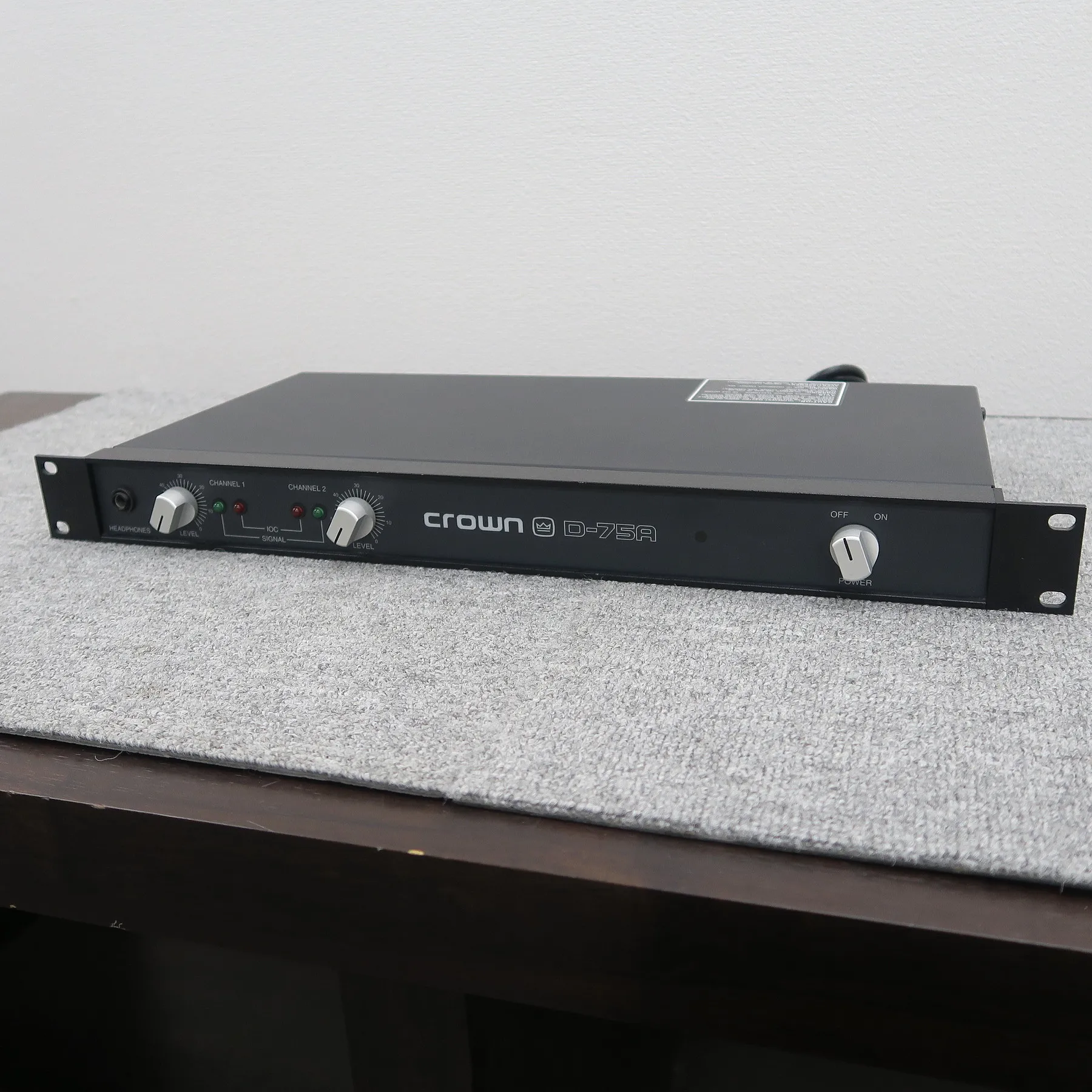クラウン CROWN D-75A パワーアンプ