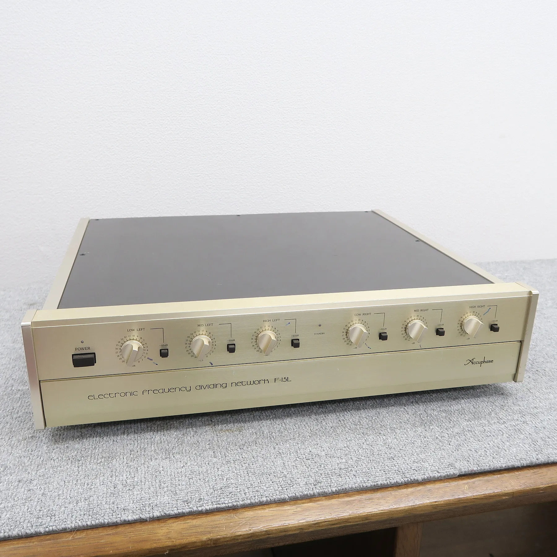 アキュフェーズ Accuphase F-15L チャンネルデバイダー