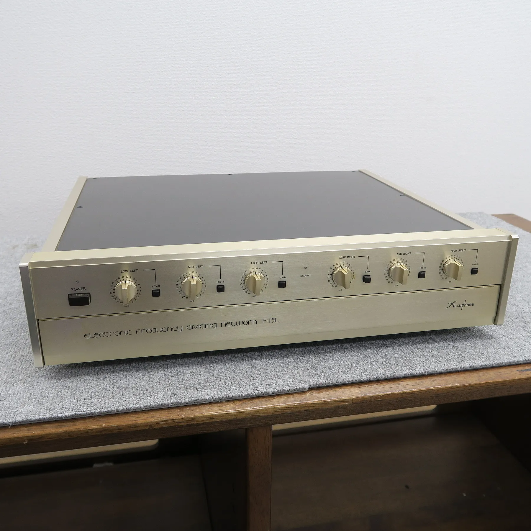 アキュフェーズ Accuphase F-15L チャンネルデバイダー