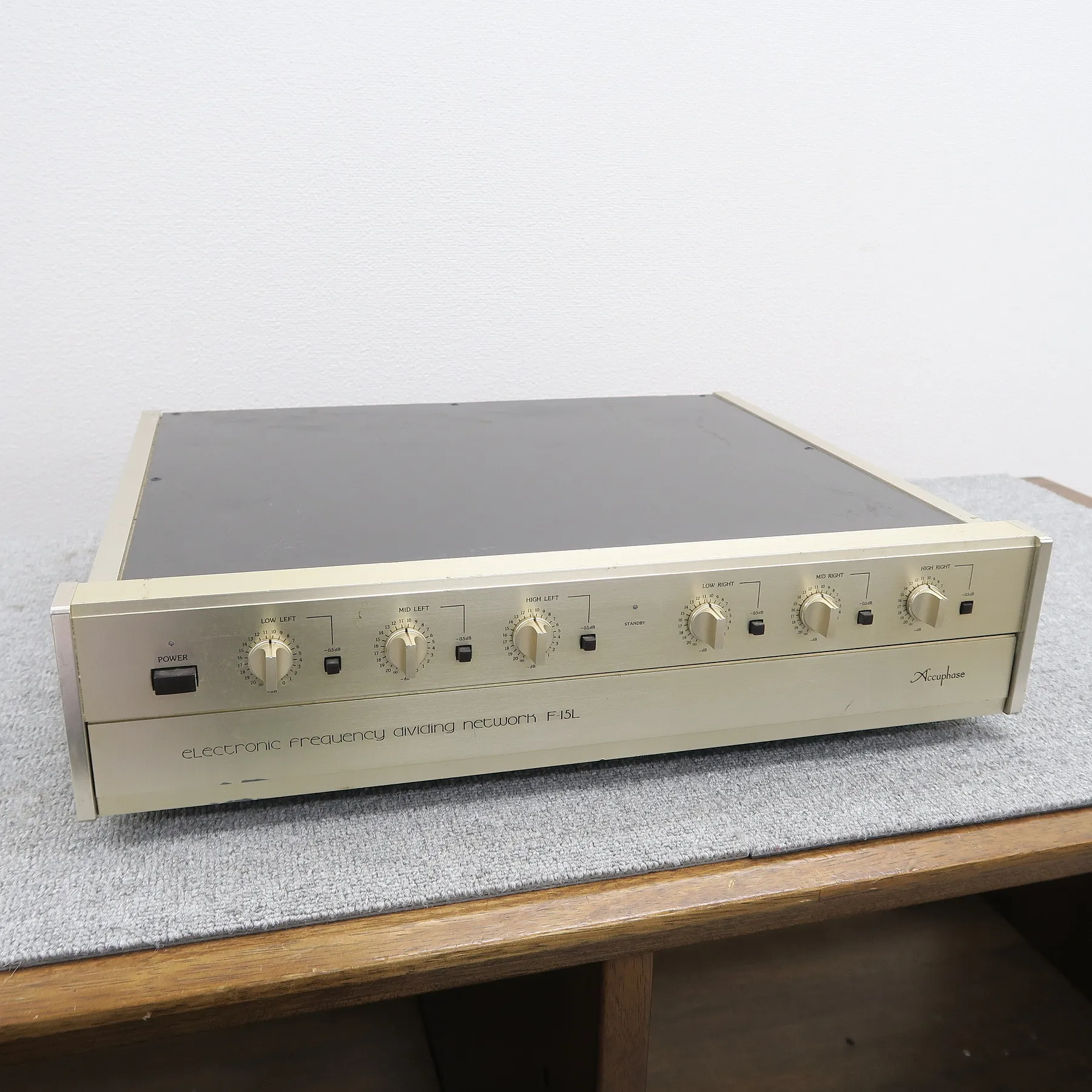 アキュフェーズ Accuphase F-15L チャンネルデバイダー