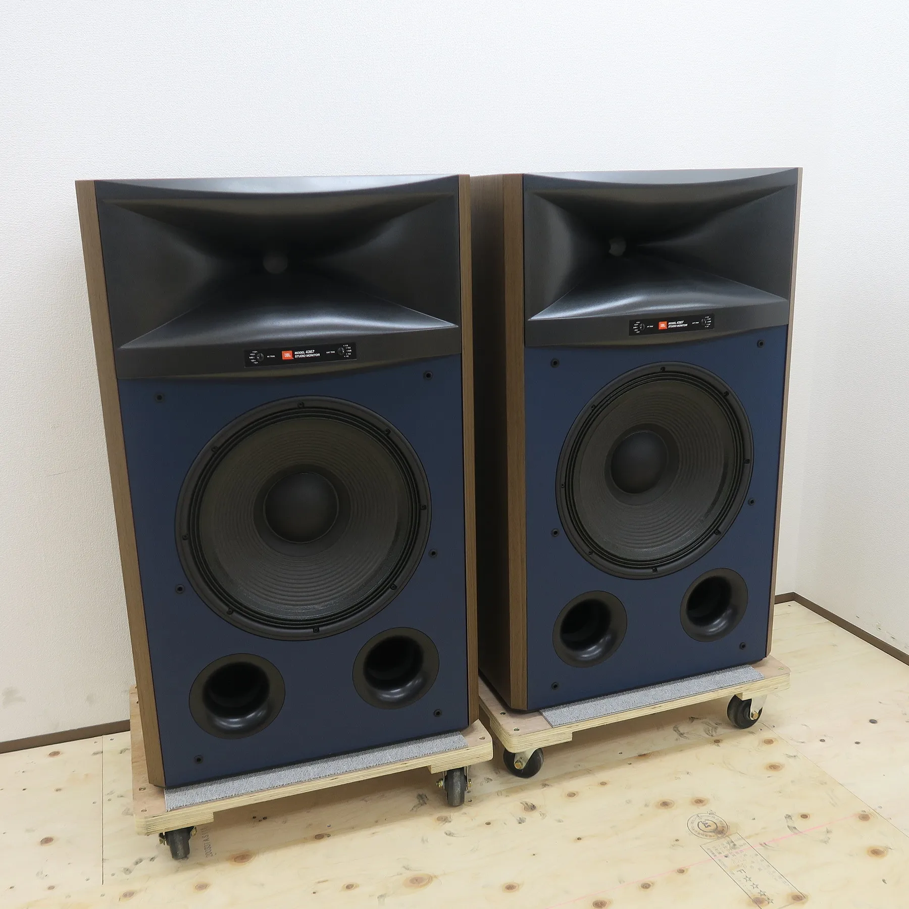 中古品  JBlのスピーカー ジェイビーエル JBL 4367WX スピーカーペア【元箱】@50393｜中古