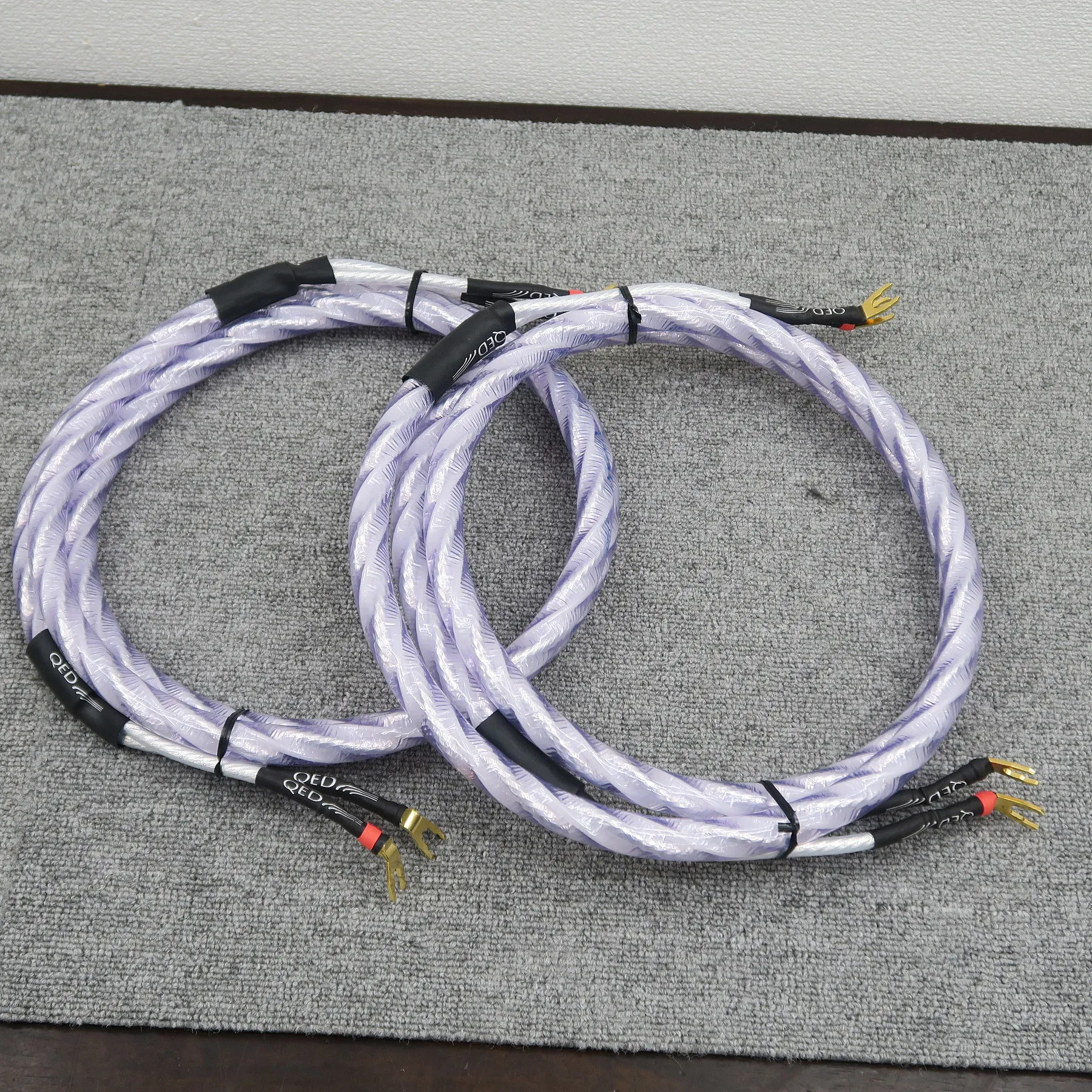 QED Signature Genesis Silver Spiral 2.0m スピーカーケーブルペア