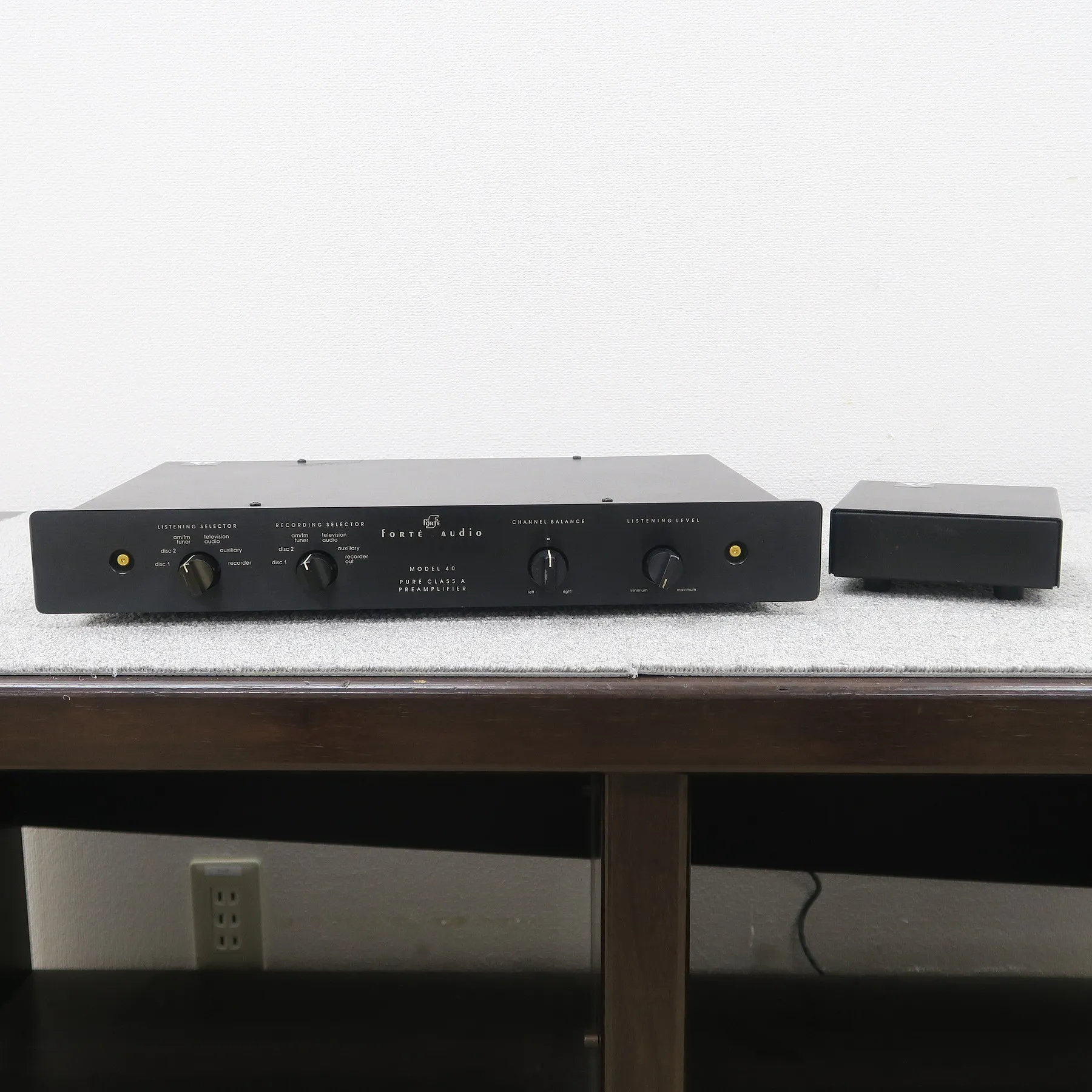 フォルテオーディオ FORTE AUDIO Model40 プリアンプ 並行輸入品 110V仕