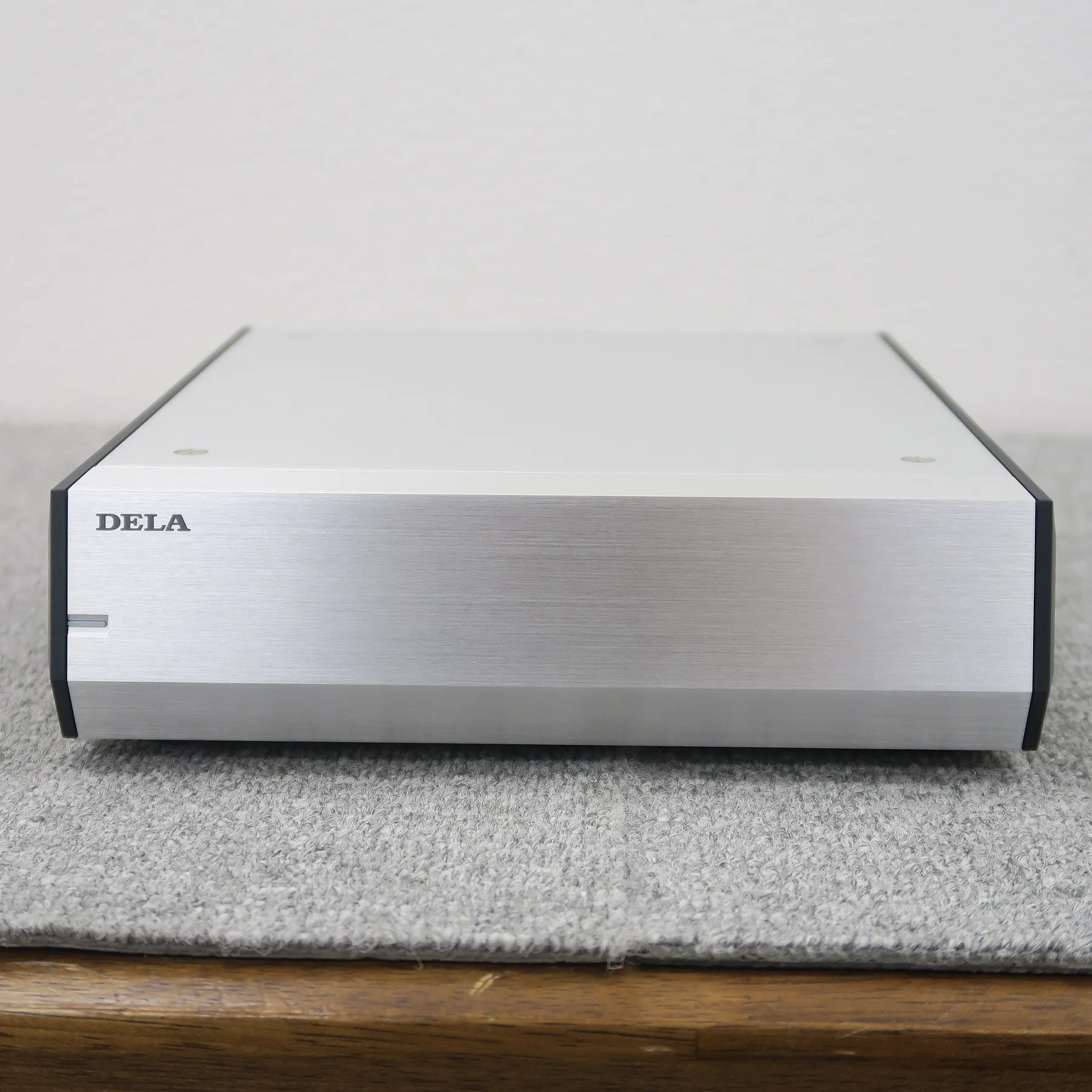 デラ DELA S100 ネットワークスイッチ【元箱】