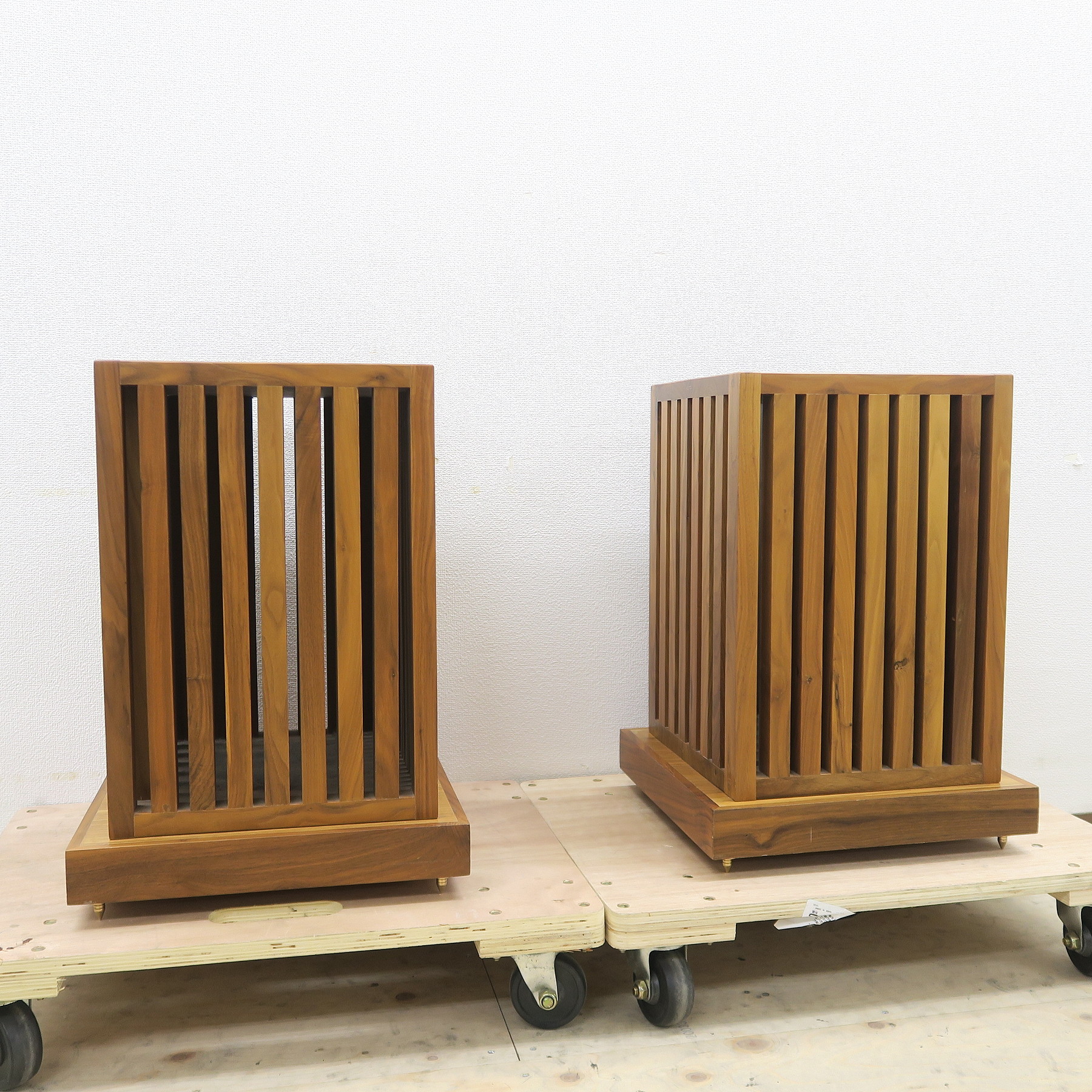 Acoustic Design - AD-36　1本のみ　スピーカースタンド　① Bランク】アコースティックデザイン Acoustic Design AD-3/6