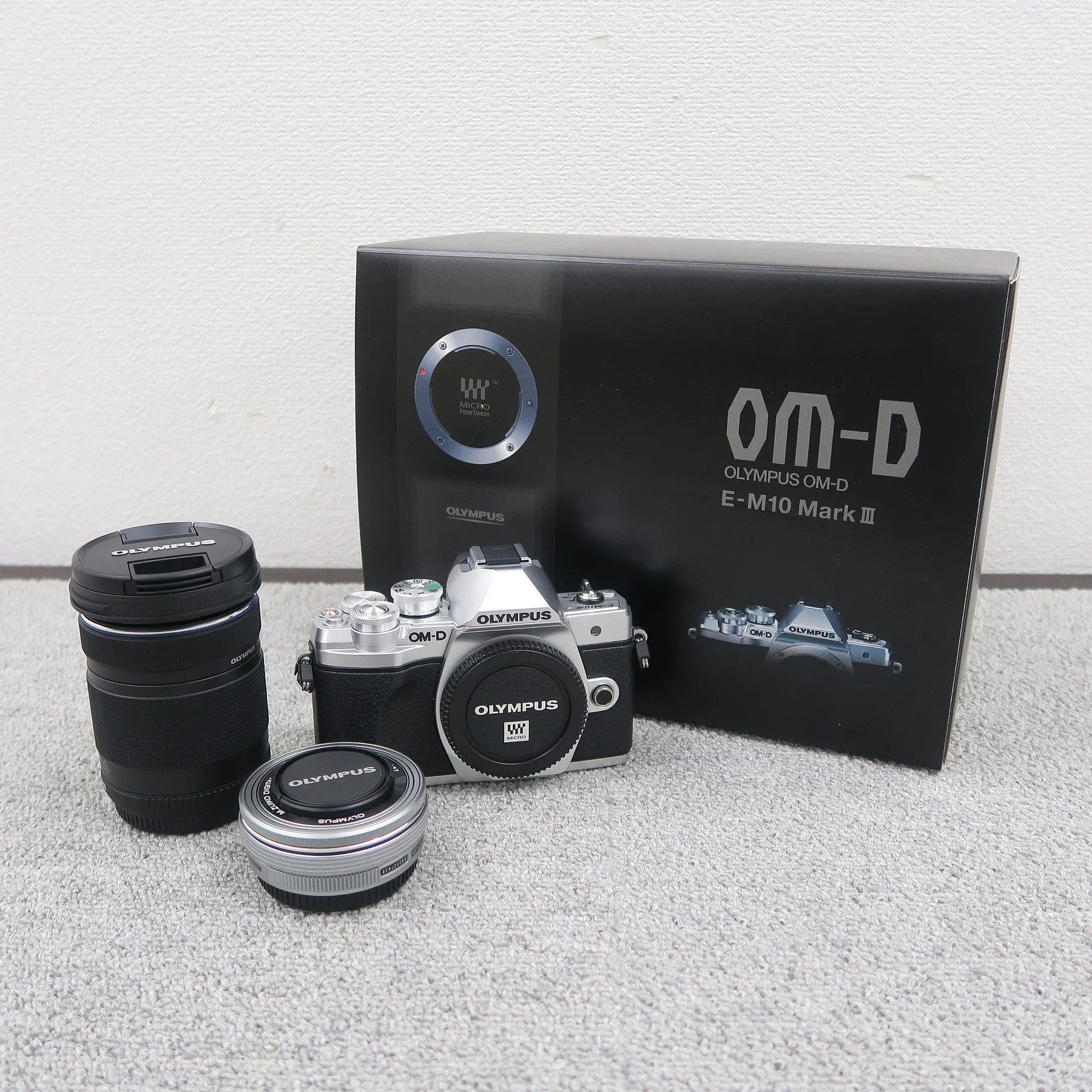 オリンパス OLYMPUS OM-D E-M10 MarkⅢ カメラ レンズキット【元箱】