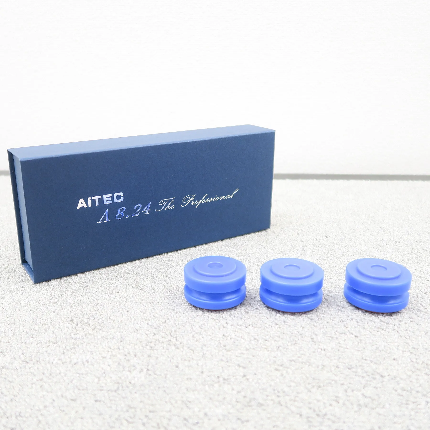 アイテック AiTEC Λ8.24 The Professional インシュレーター【元箱】