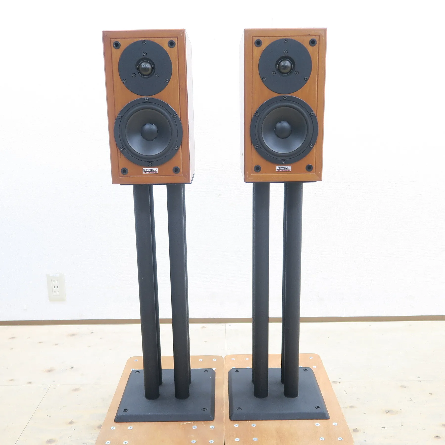 ディナウディオ DYNAUDIO CONTOUR 1.1 スピーカーペア 専用スタンド付き