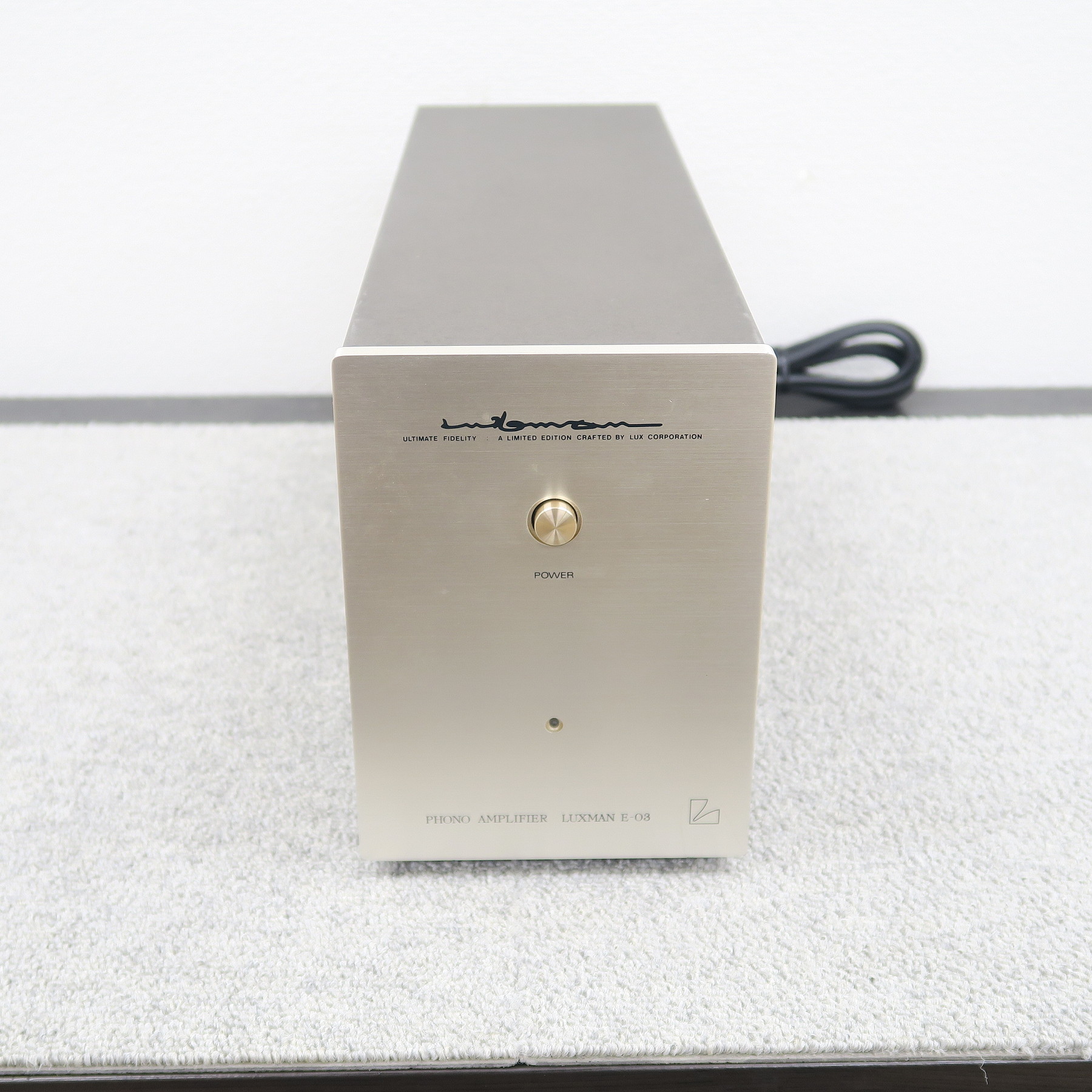 Bランク】ラックスマン LUXMAN E-03 フォノイコライザー @53444 / 中古オーディオ買取、販売、通販のショップアフロオーディオ横浜