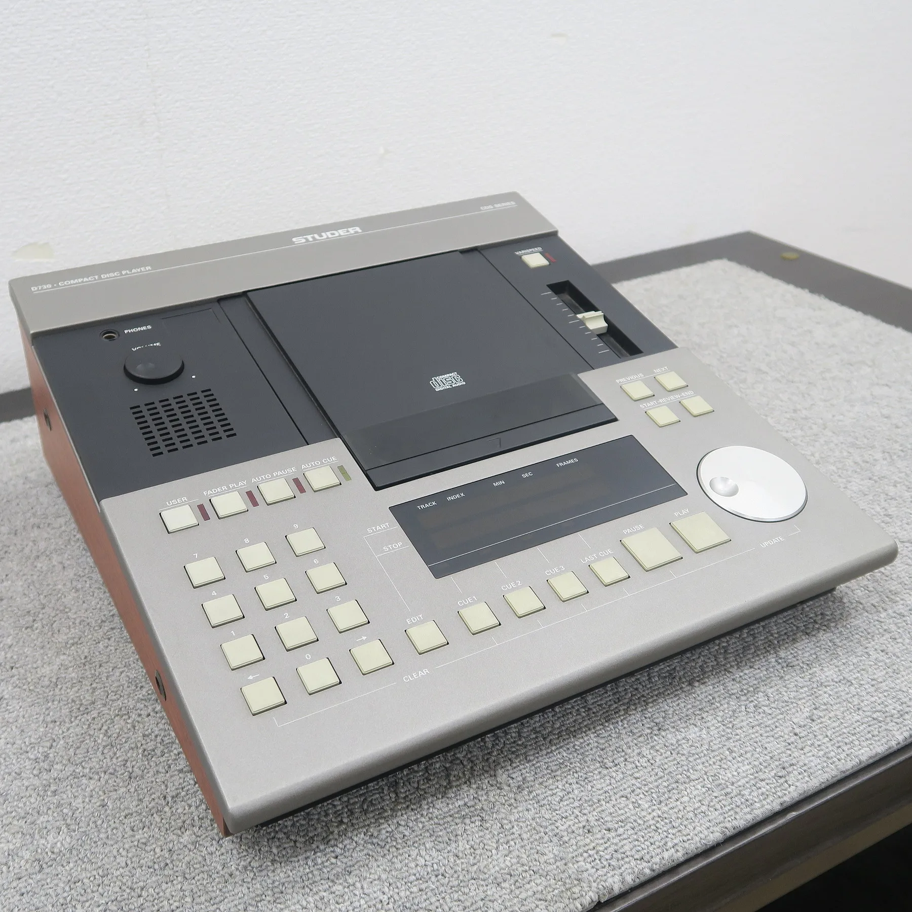 スチューダー STUDER D730  CDデッキ
