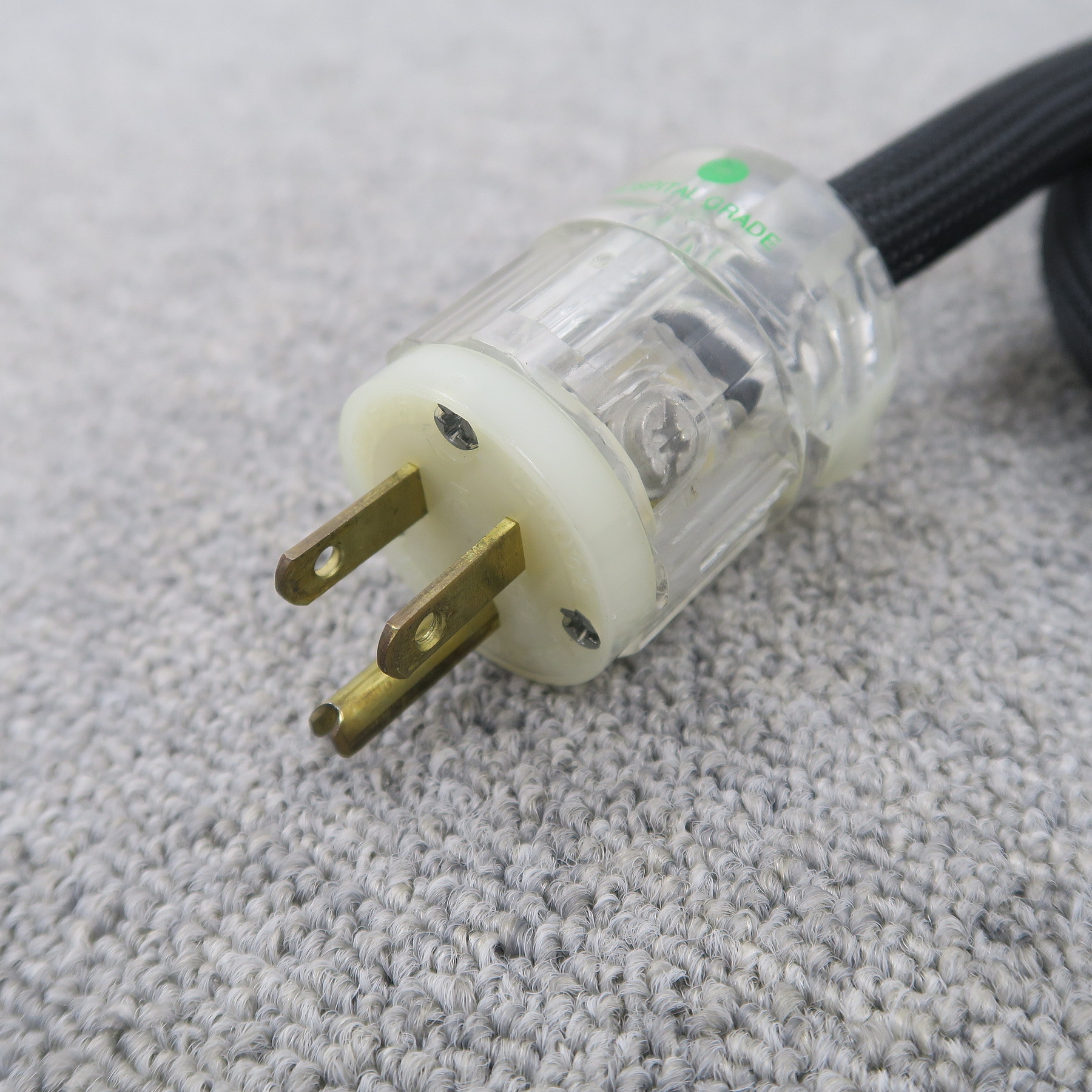 TAD社 TAD-PC0120電源ケーブル 1.8 m 使用感なしの中古美品 TAD社 TAD-PC0120電源ケーブル 1.8 m 使用感なしの美品 【公式通販】