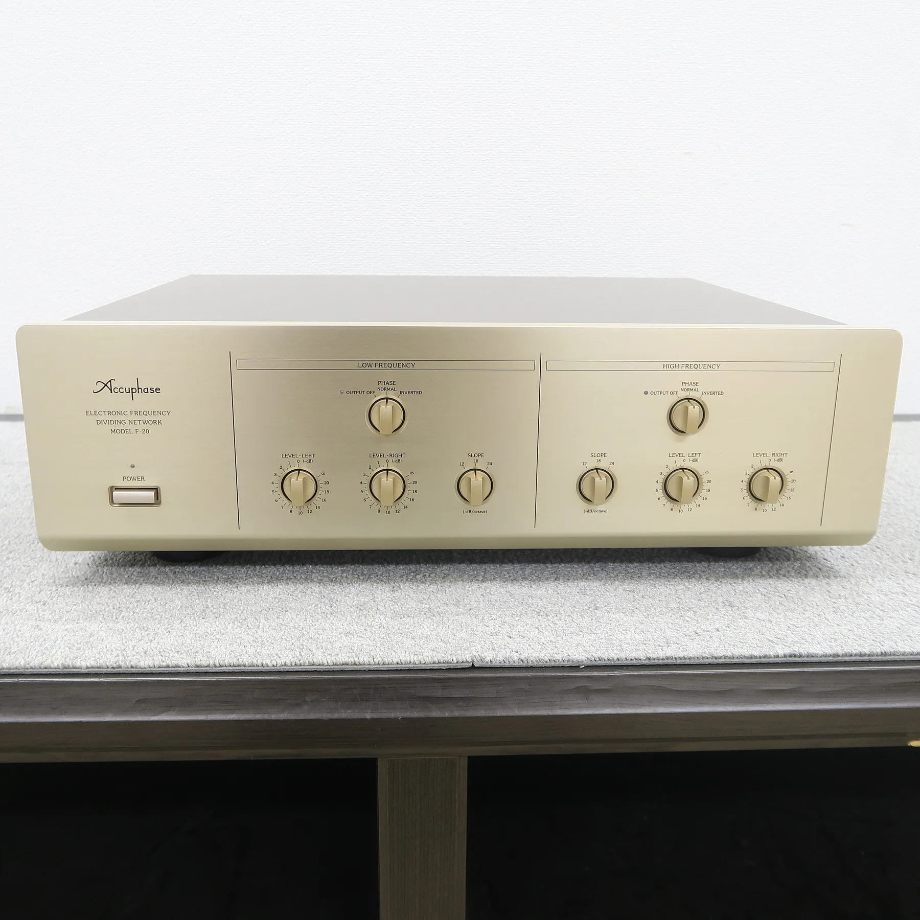 アキュフェーズ Accuphase F-20  チャンネルデバイダー
