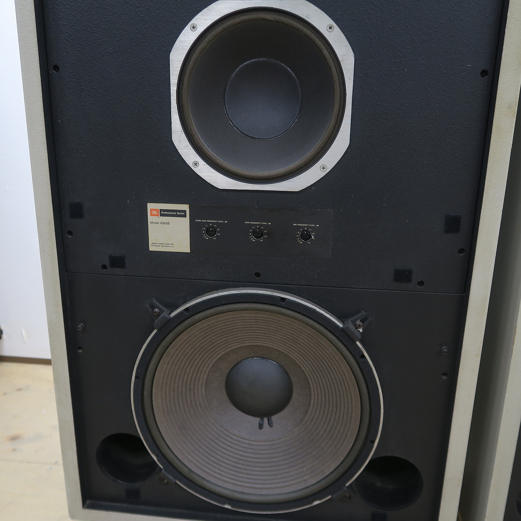 現状】ジェイビーエル JBL 4343B スピーカー @54903 / 中古 現状】ジェイビーエル JBL 4343B スピーカー @54903 / 中古