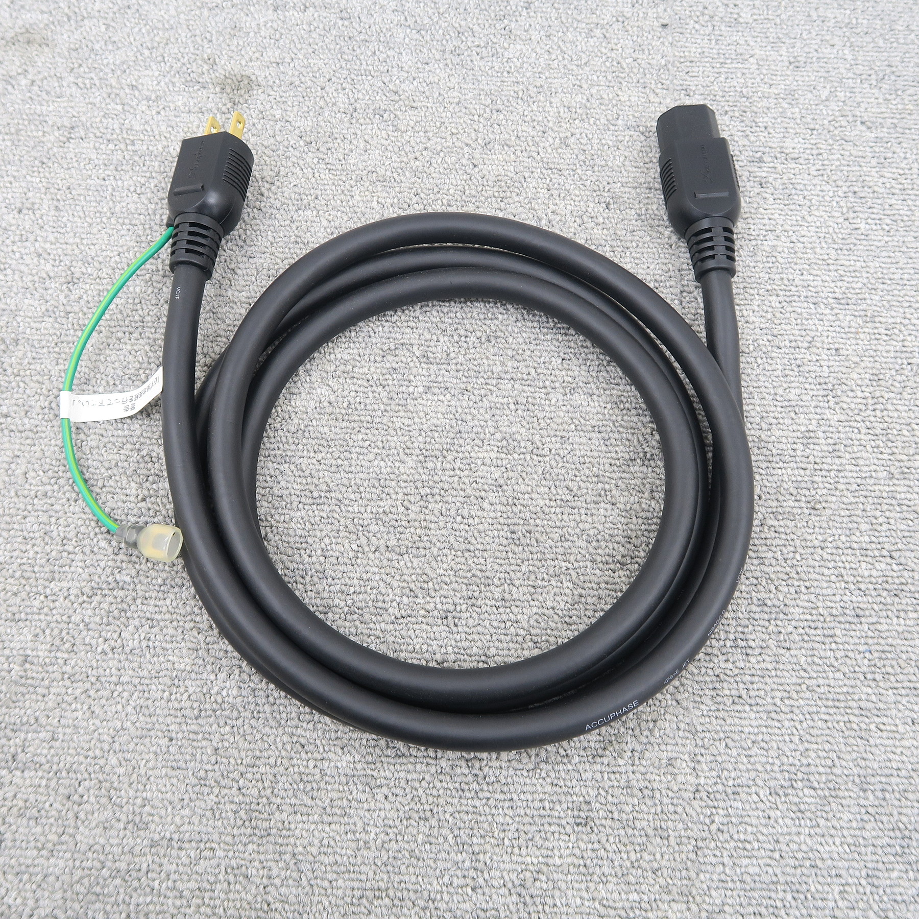 アキュフェーズ（Accuphase）電源ケーブル　APL-1　（元箱あり） アキュフェーズ（Accuphase）電源ケーブル APL-1 （元箱あり）