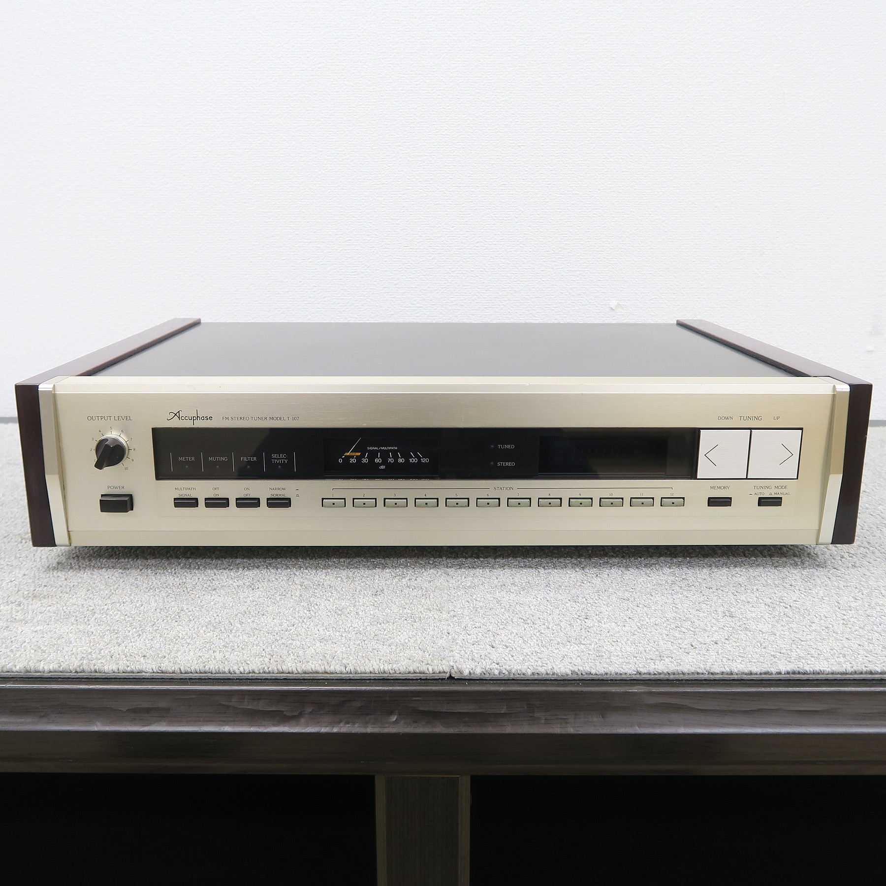 Accuphase T-107 アキュフェーズ FMステレオチューナー - オーディオ機器