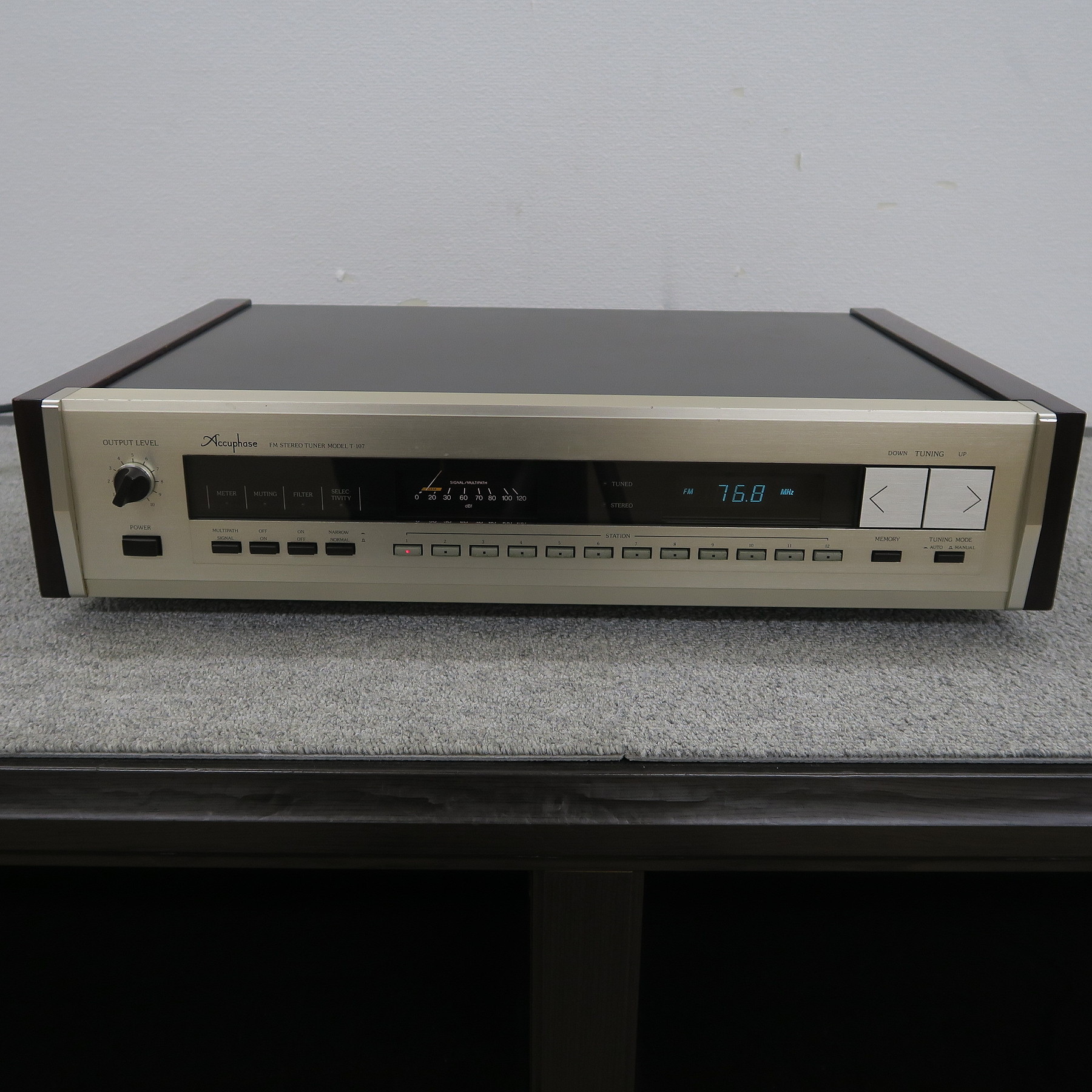 Aランク】アキュフェーズ Accuphase T-107 チューナー @55277 / 中古