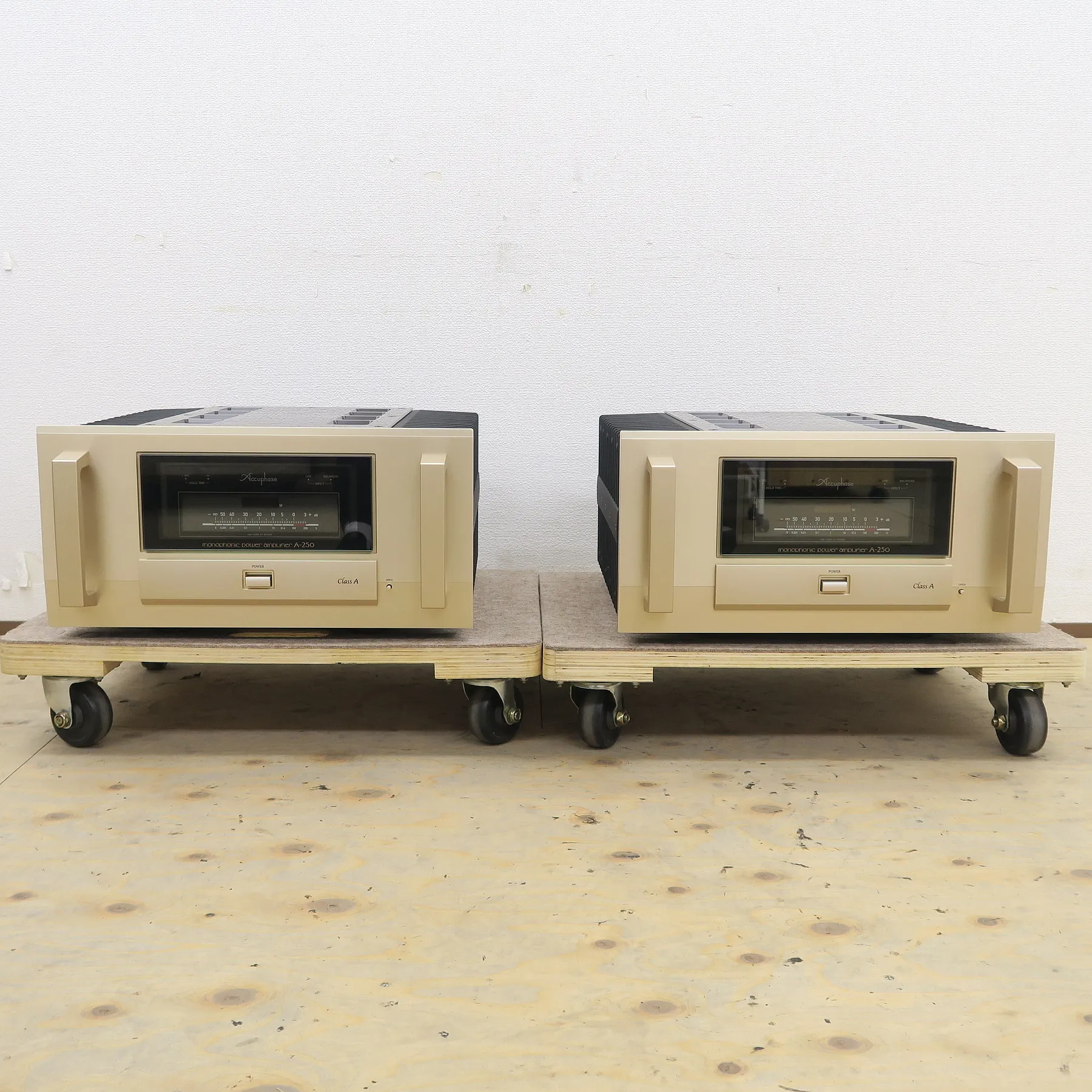 Accuphase A-250 モノラルペア パワーアンプ アキュフェーズ