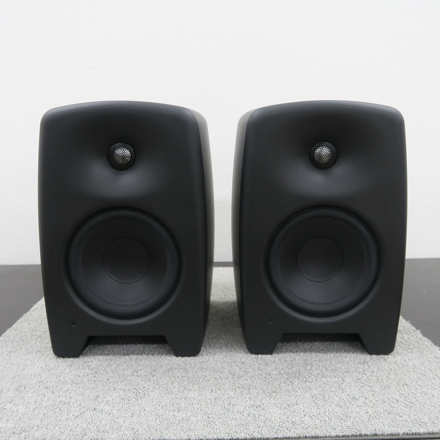 GENELEC M030 スピーカー ジェネレック