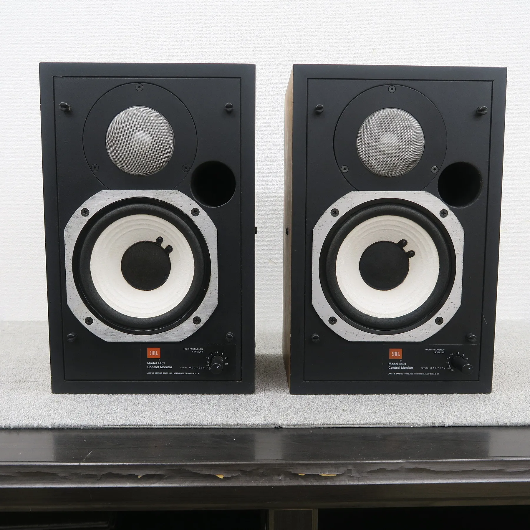 JBL 4401 スピーカー