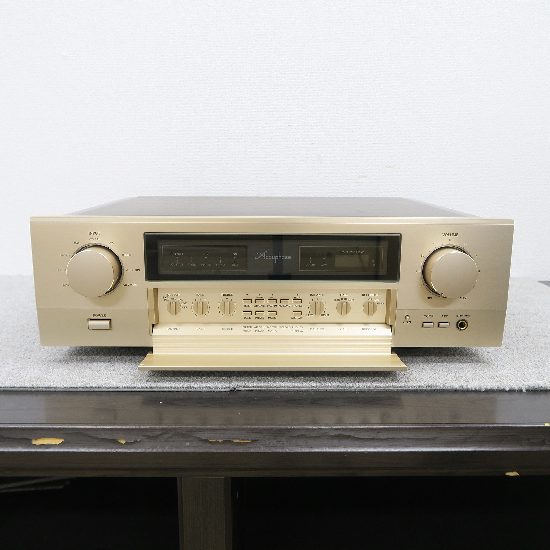 Aランク】Accuphase C-2450 プリアンプ アキュフェーズ @56656 / 中古オーディオ買取、販売、通販のショップアフロオーディオ横浜