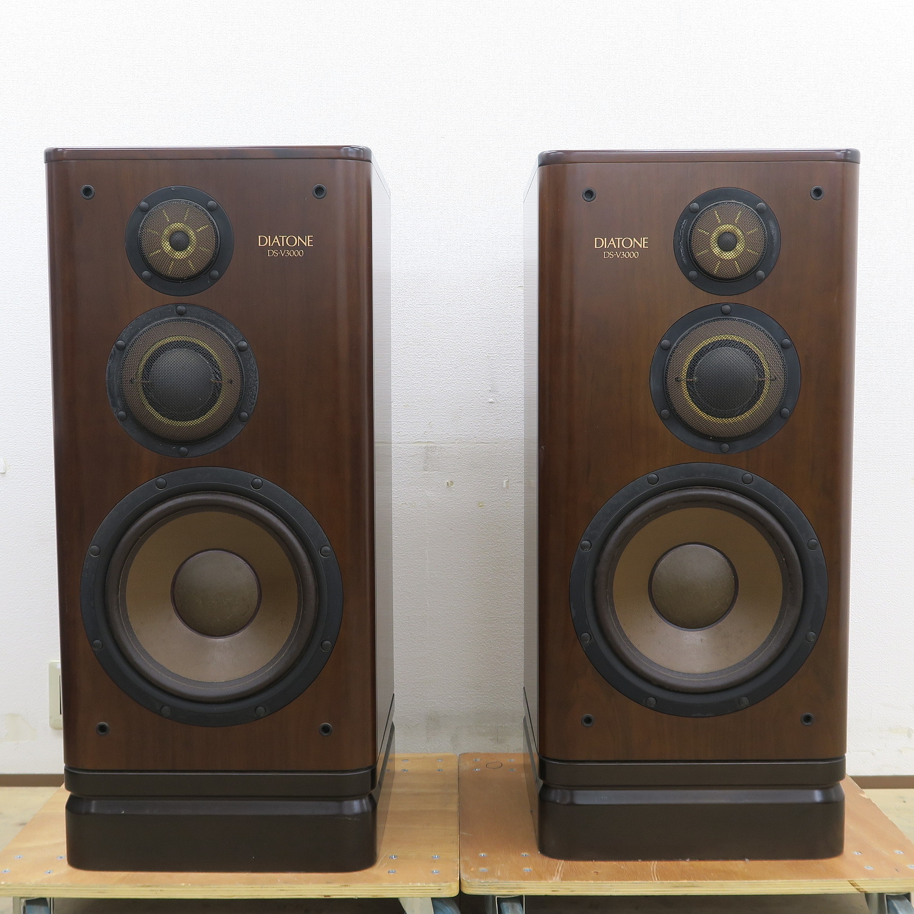 Bランク】DIATONE DS-V3000 スピーカー ダイヤトーン @56653 / 中古