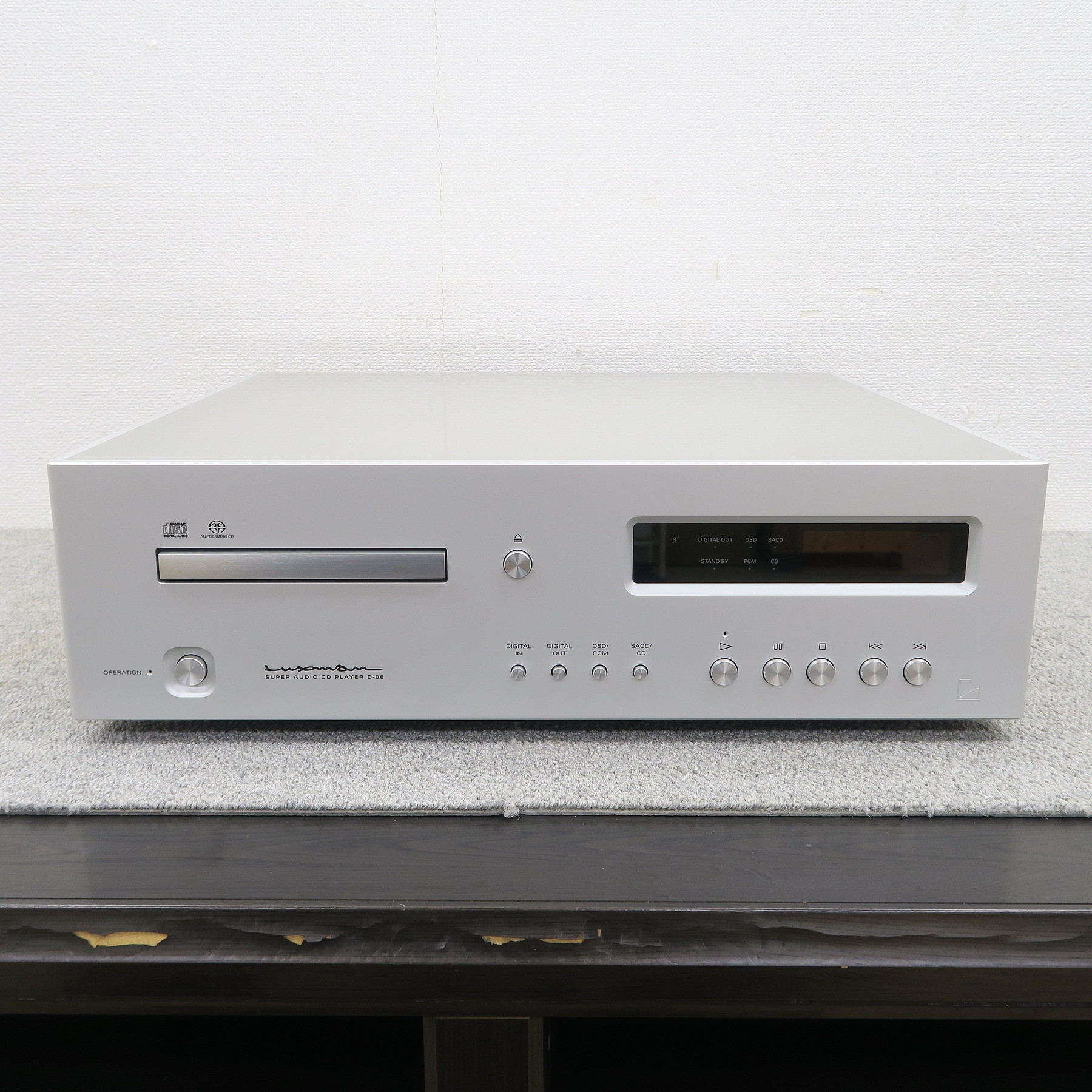 Bランク】LUXMAN D-06 CDデッキ ラックスマン @57018 / 中古オーディオ